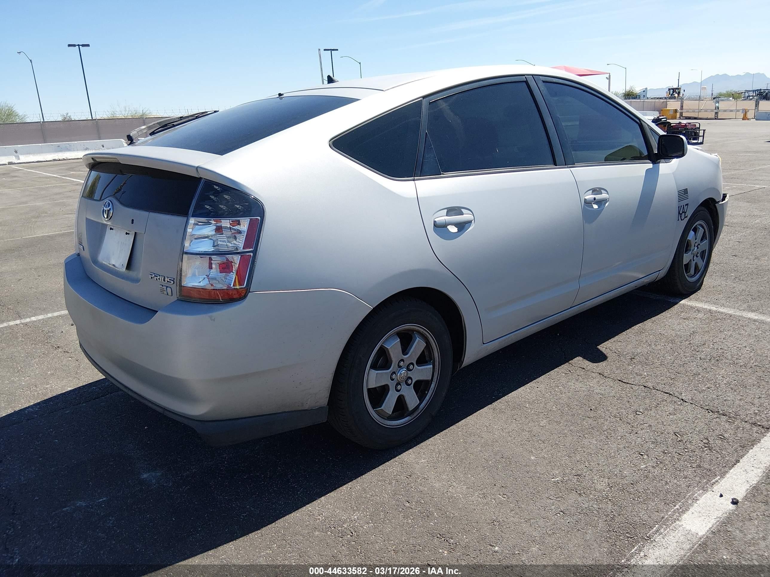 2005 Toyota Prius   Gray vin: JTDKB20U757049390