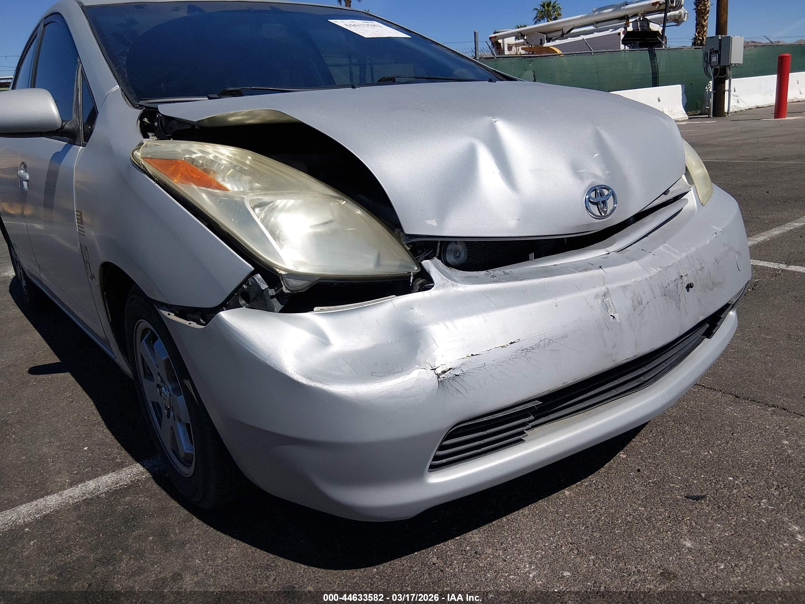 2005 Toyota Prius   Gray vin: JTDKB20U757049390