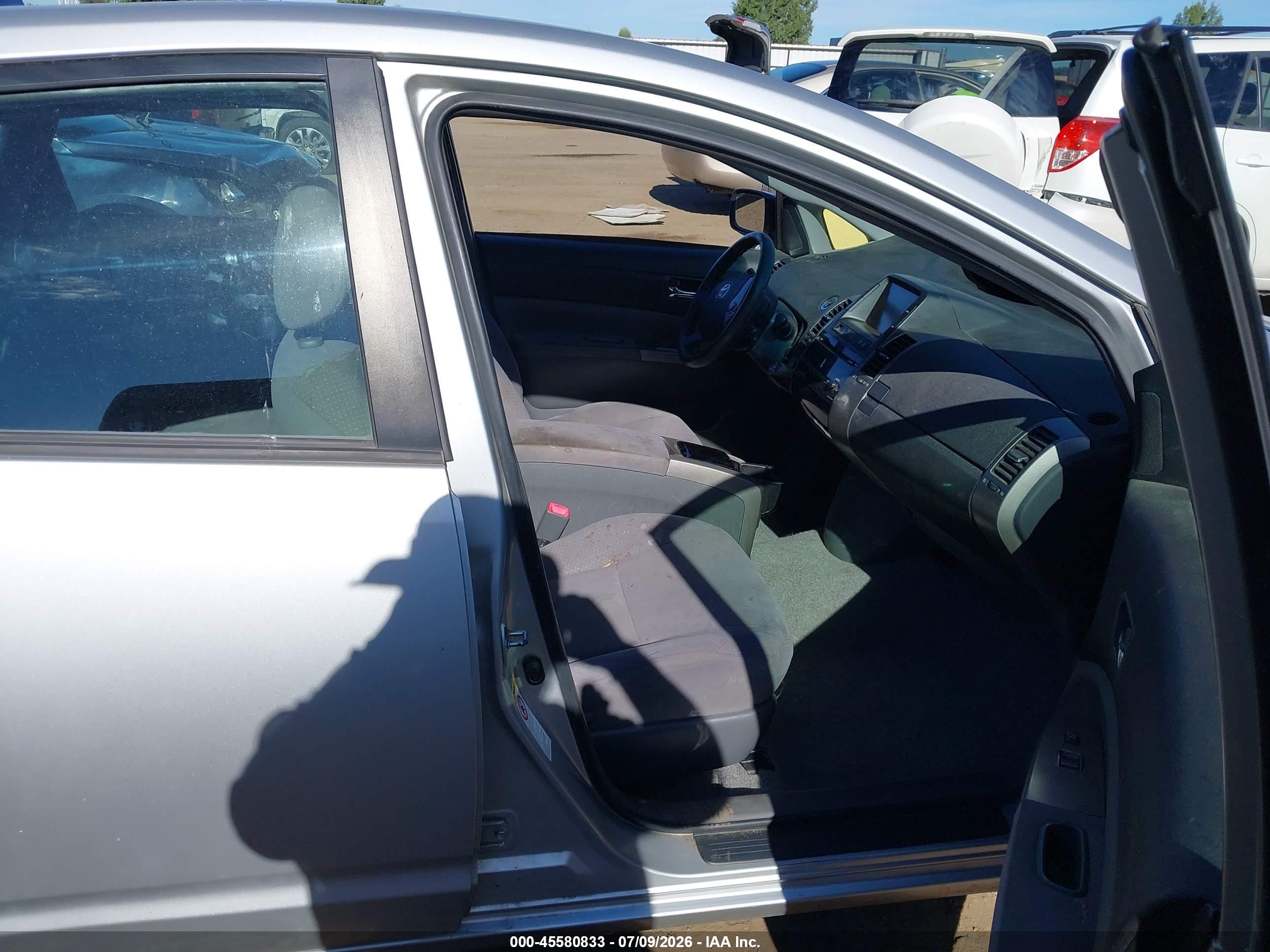 2006 Toyota Prius   Silver vin: JTDKB20U763130575