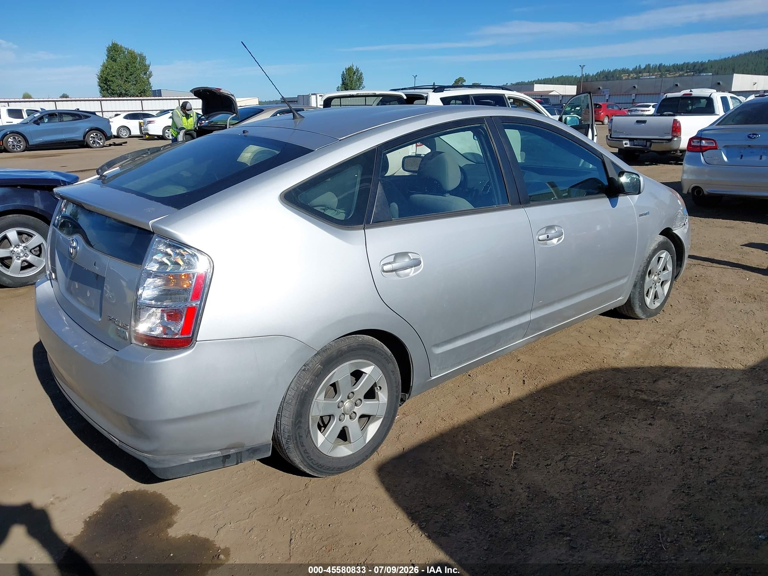 2006 Toyota Prius   Silver vin: JTDKB20U763130575