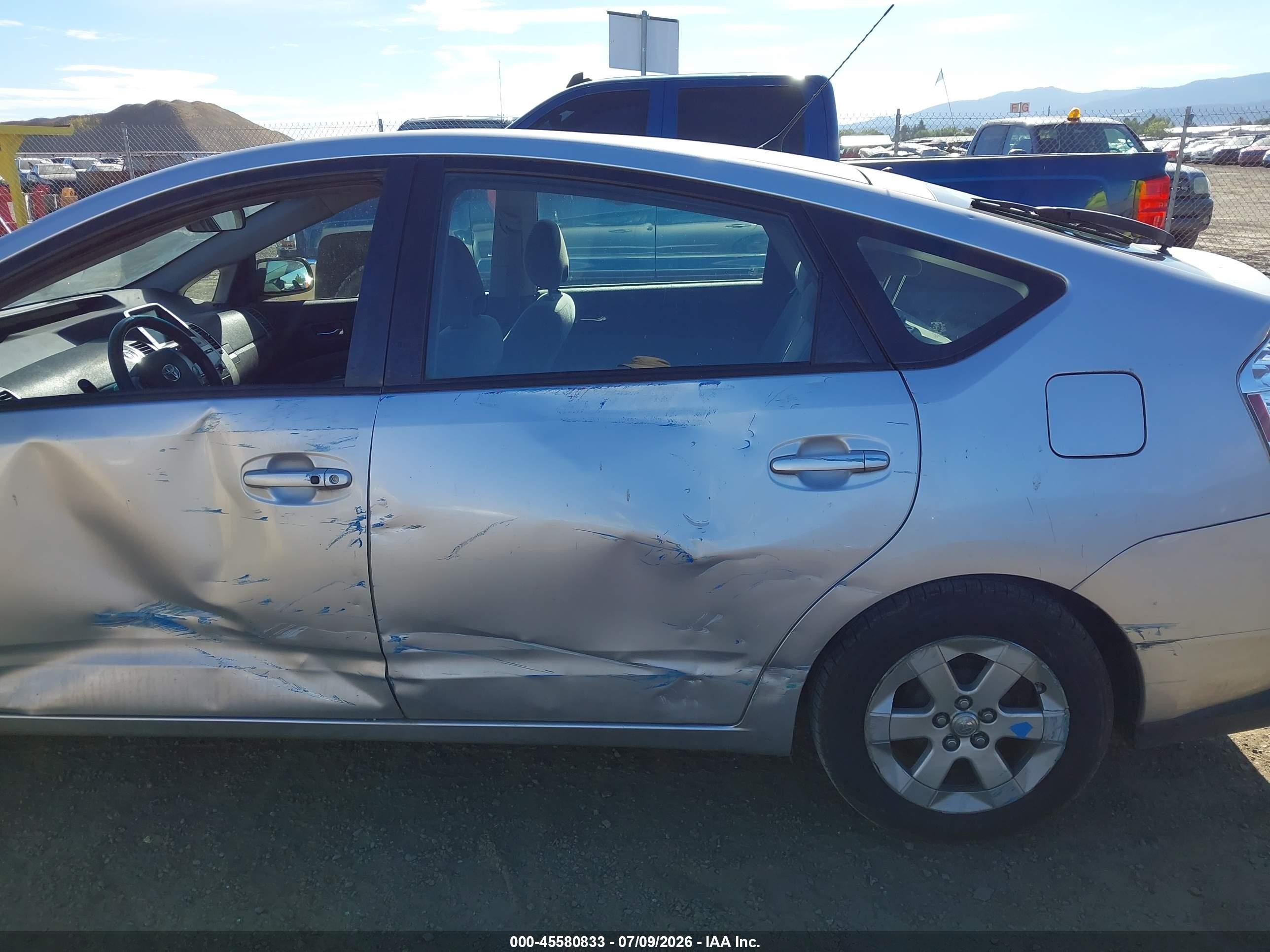 2006 Toyota Prius   Silver vin: JTDKB20U763130575