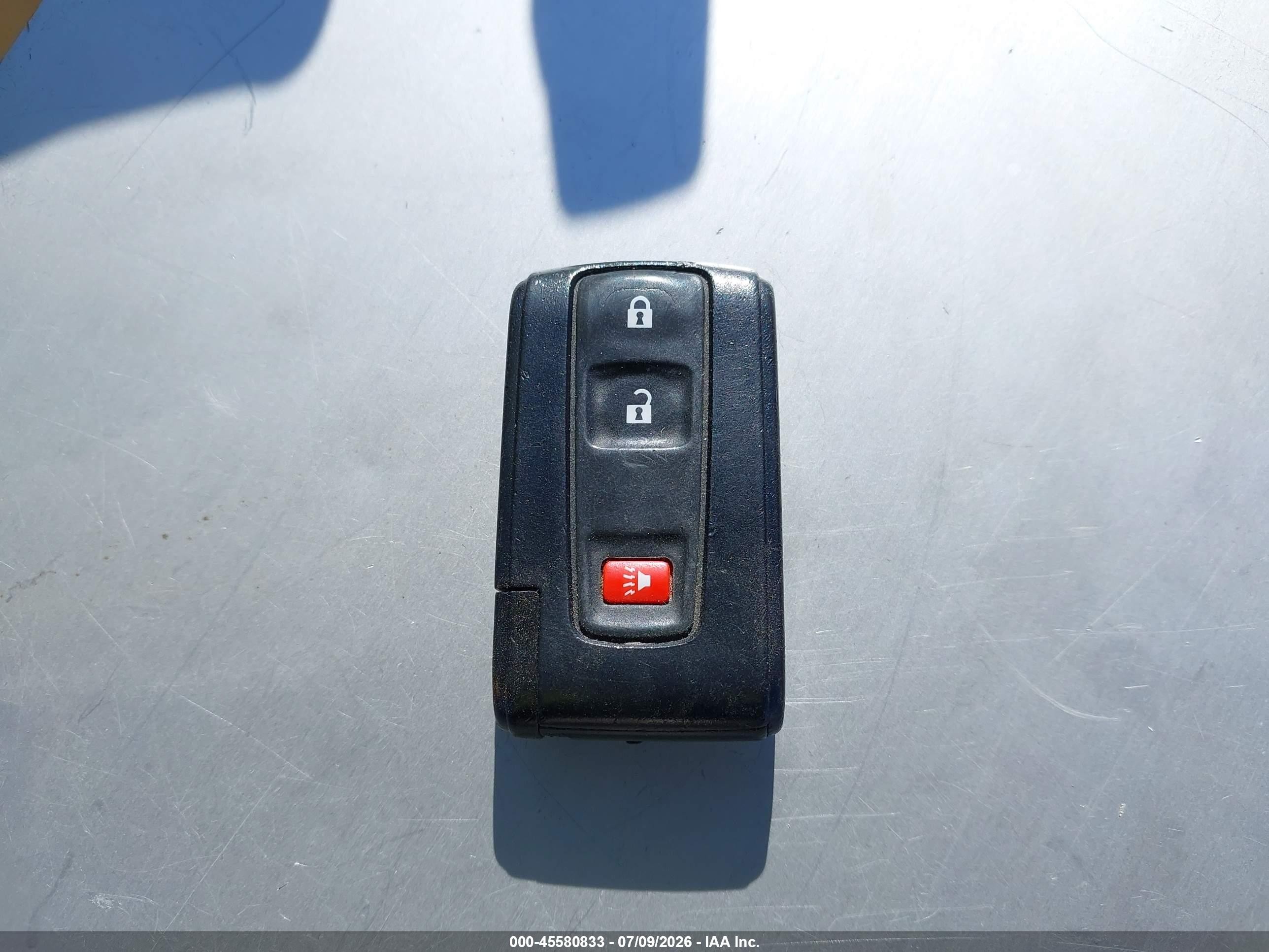 2006 Toyota Prius   Silver vin: JTDKB20U763130575