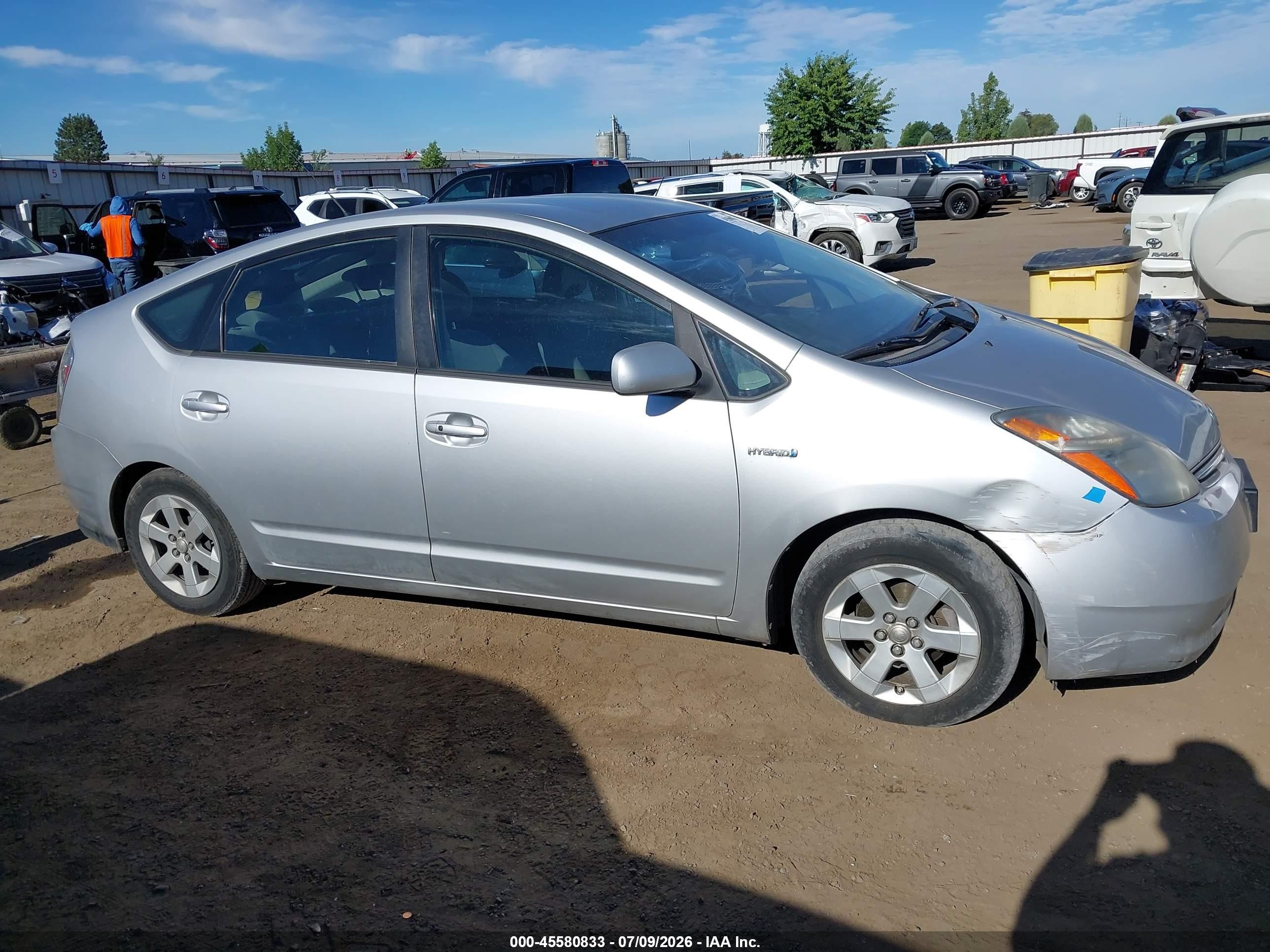 2006 Toyota Prius   Silver vin: JTDKB20U763130575
