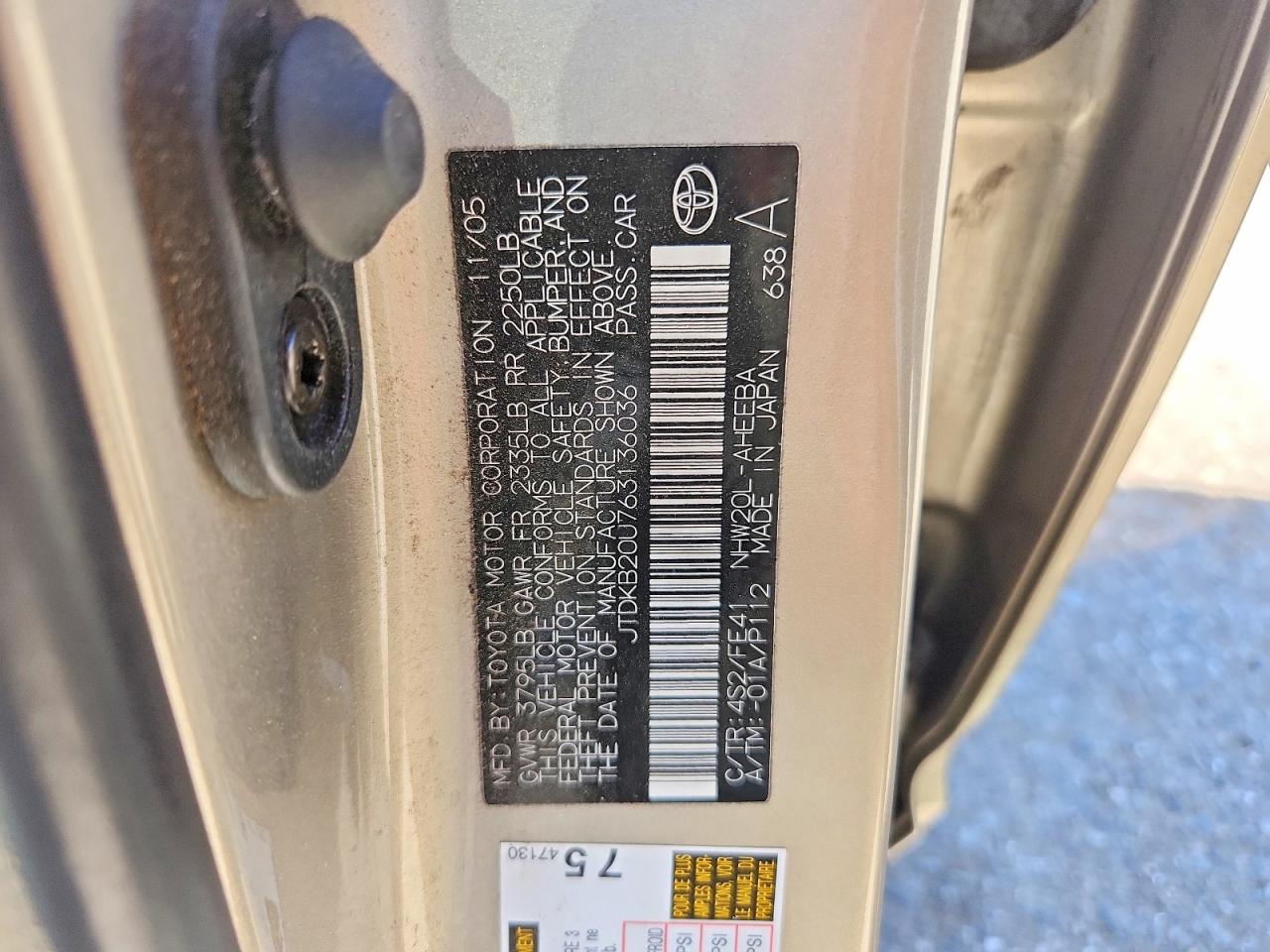 2006 Toyota Prius Base Желто-коричневый vin: JTDKB20U763136036