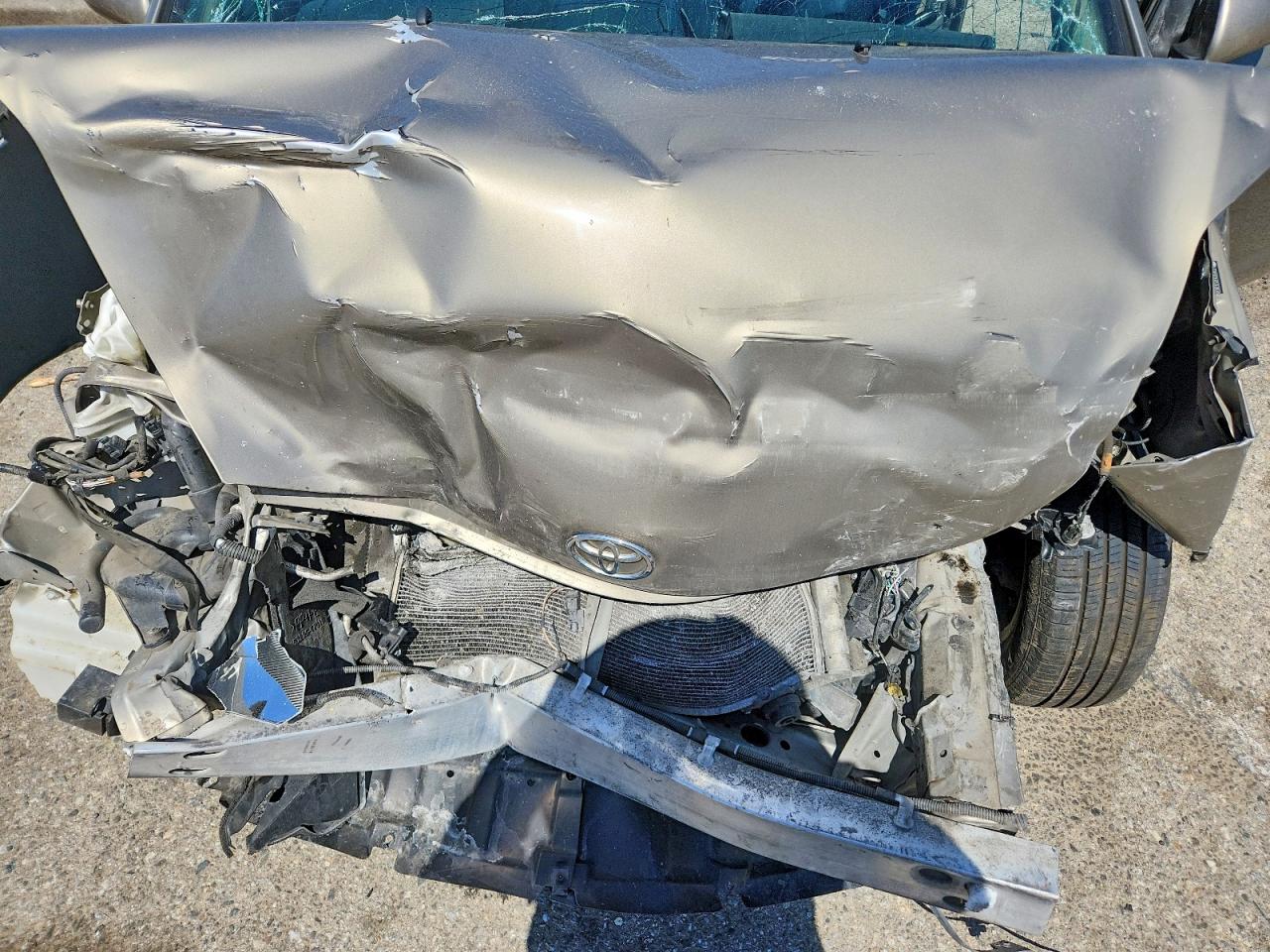 2006 Toyota Prius Base Желто-коричневый vin: JTDKB20U763136036