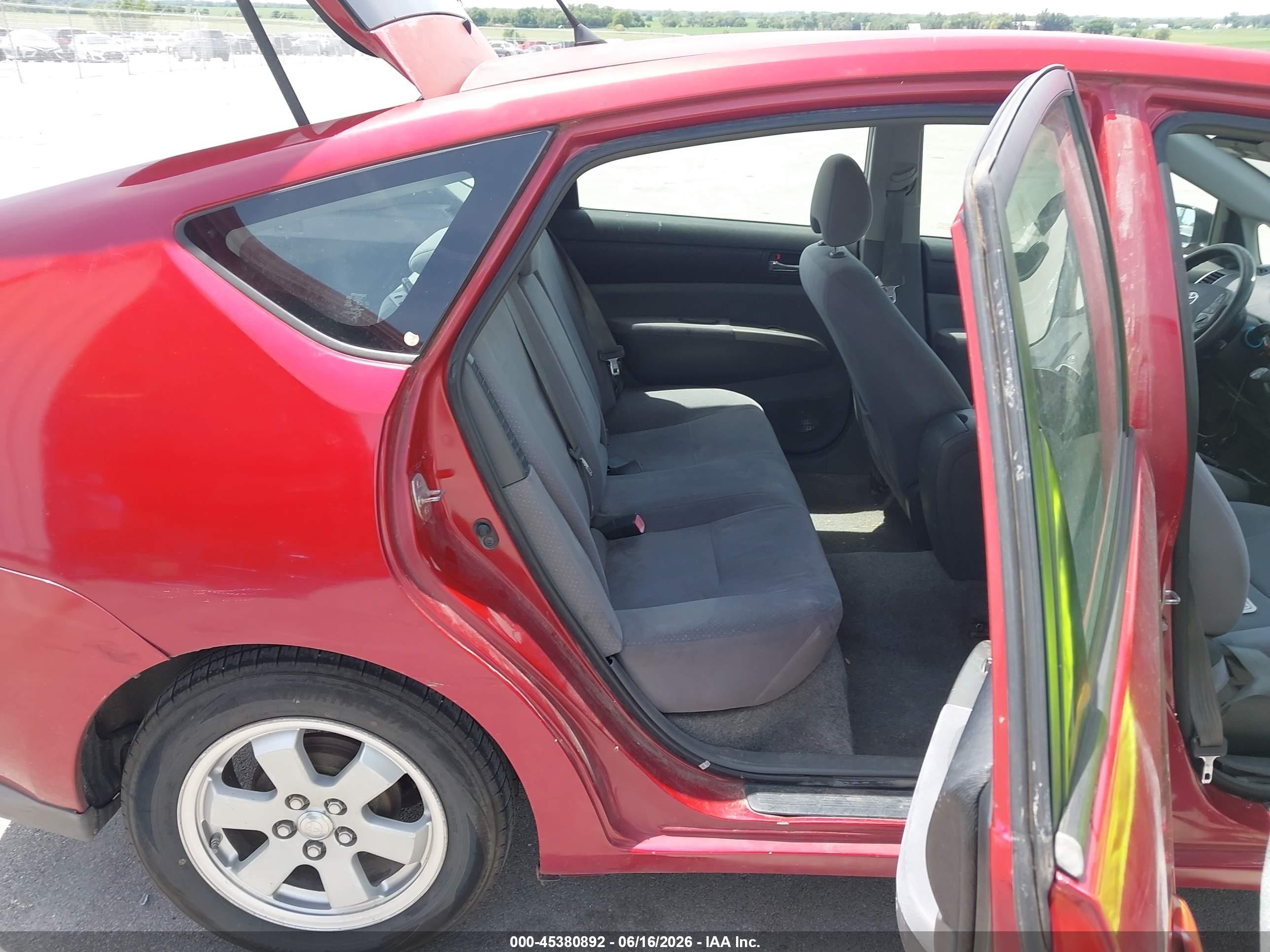 2006 Toyota Prius   Red vin: JTDKB20U767063968