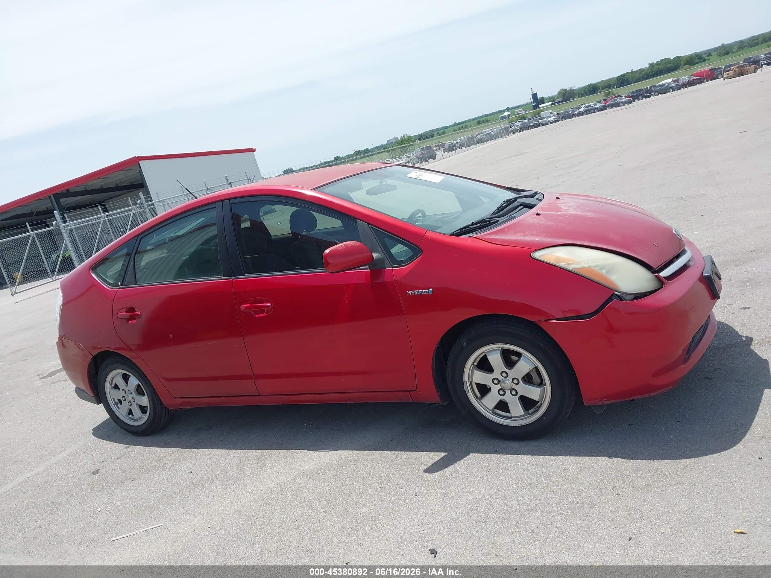 2006 Toyota Prius   Red vin: JTDKB20U767063968