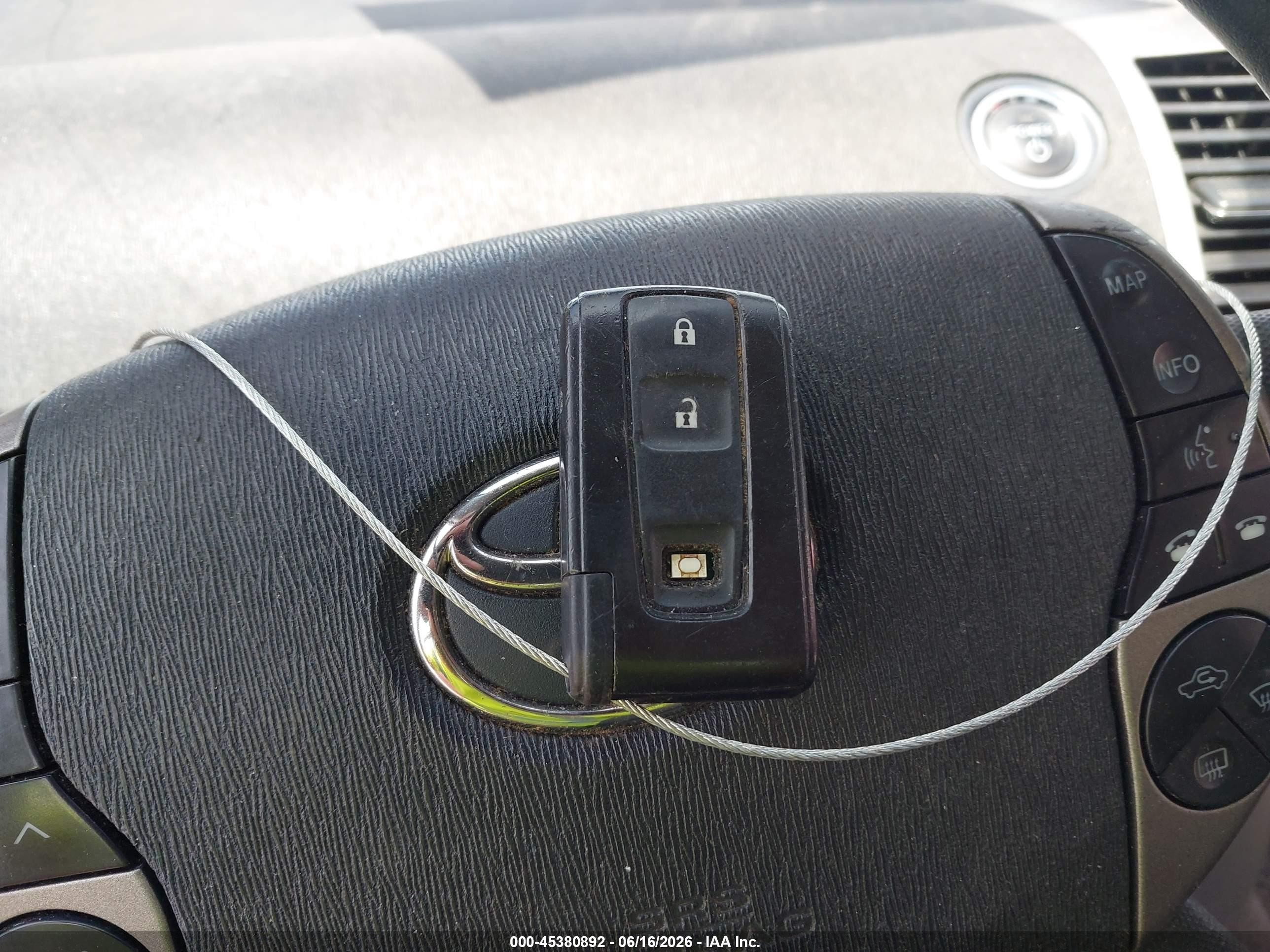 2006 Toyota Prius   Red vin: JTDKB20U767063968