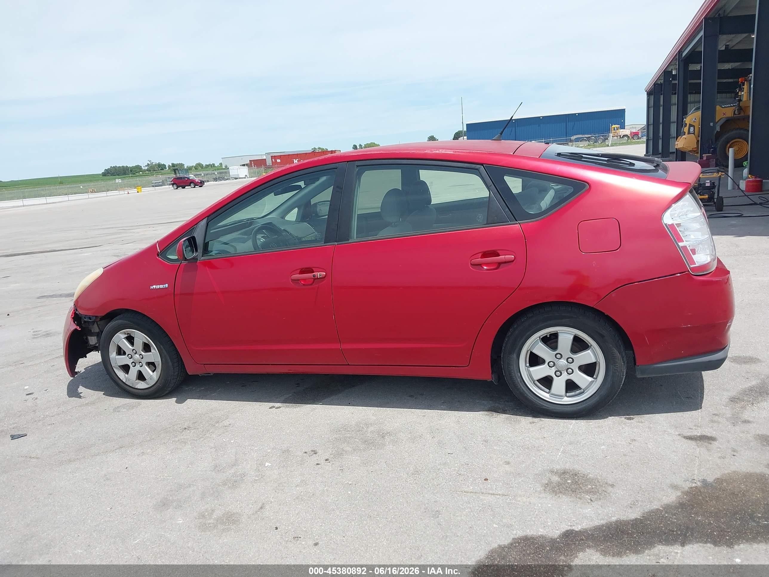 2006 Toyota Prius   Red vin: JTDKB20U767063968