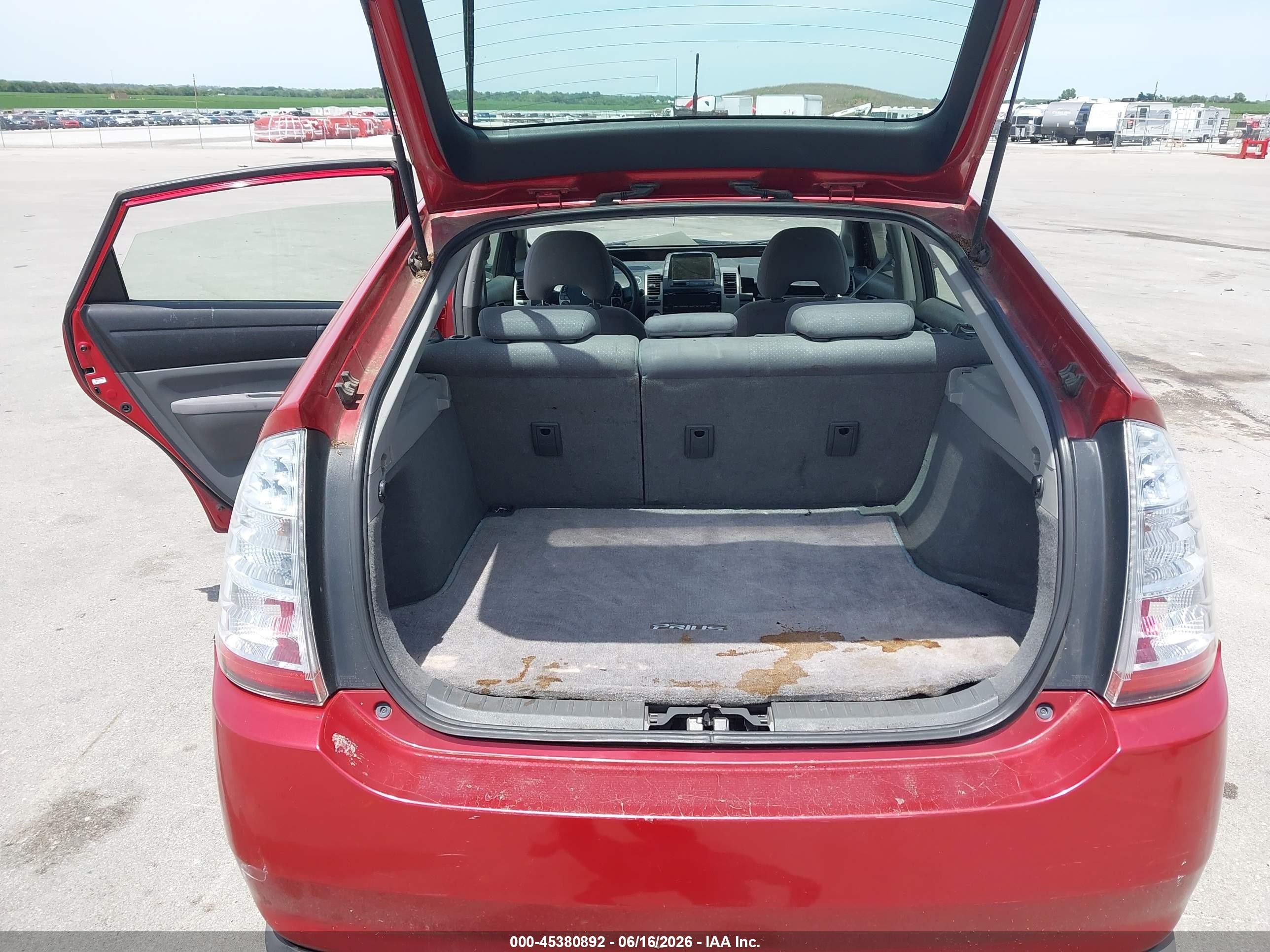 2006 Toyota Prius   Red vin: JTDKB20U767063968