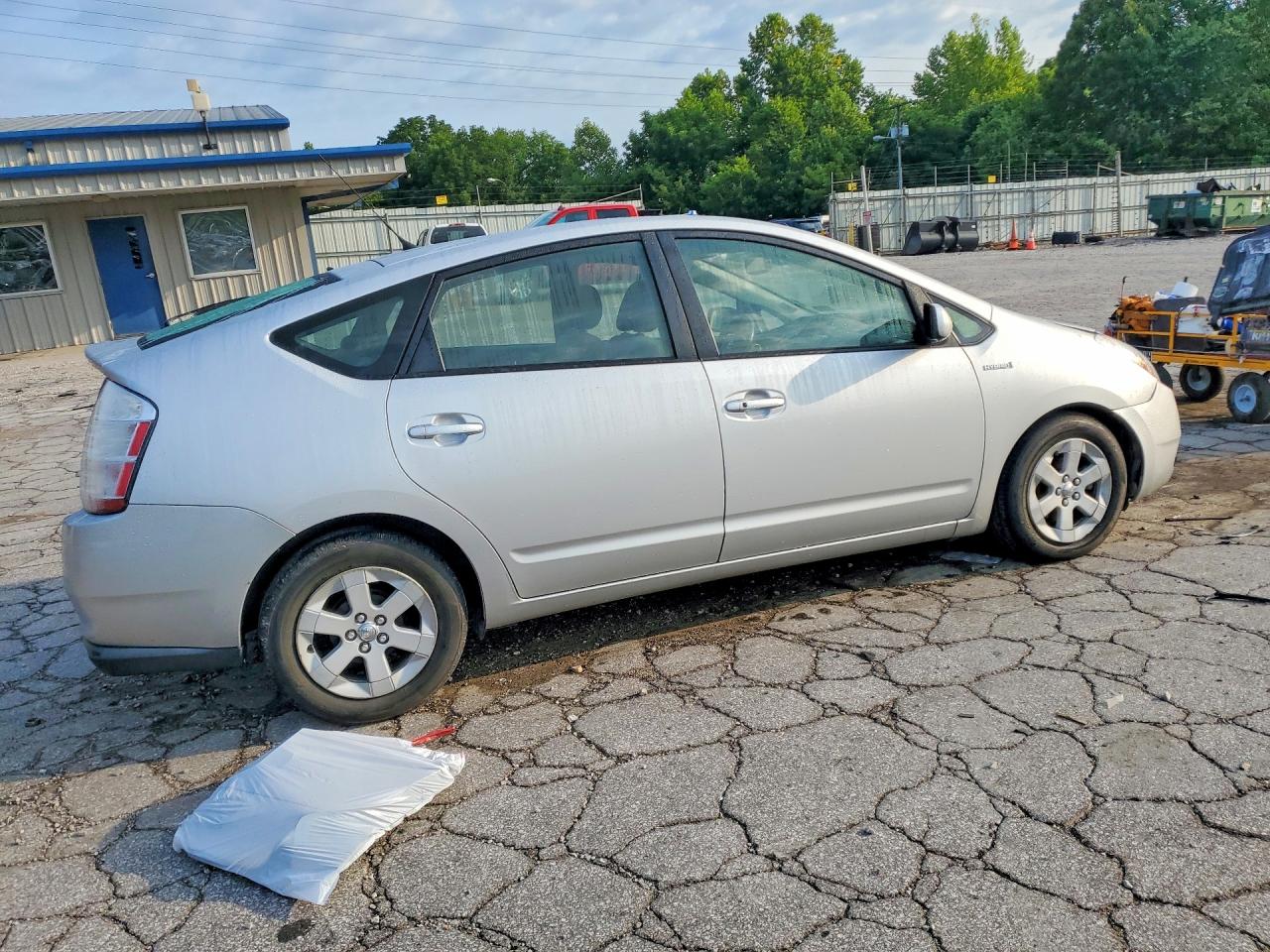 2006 Toyota Prius Base Silver vin: JTDKB20U767082486