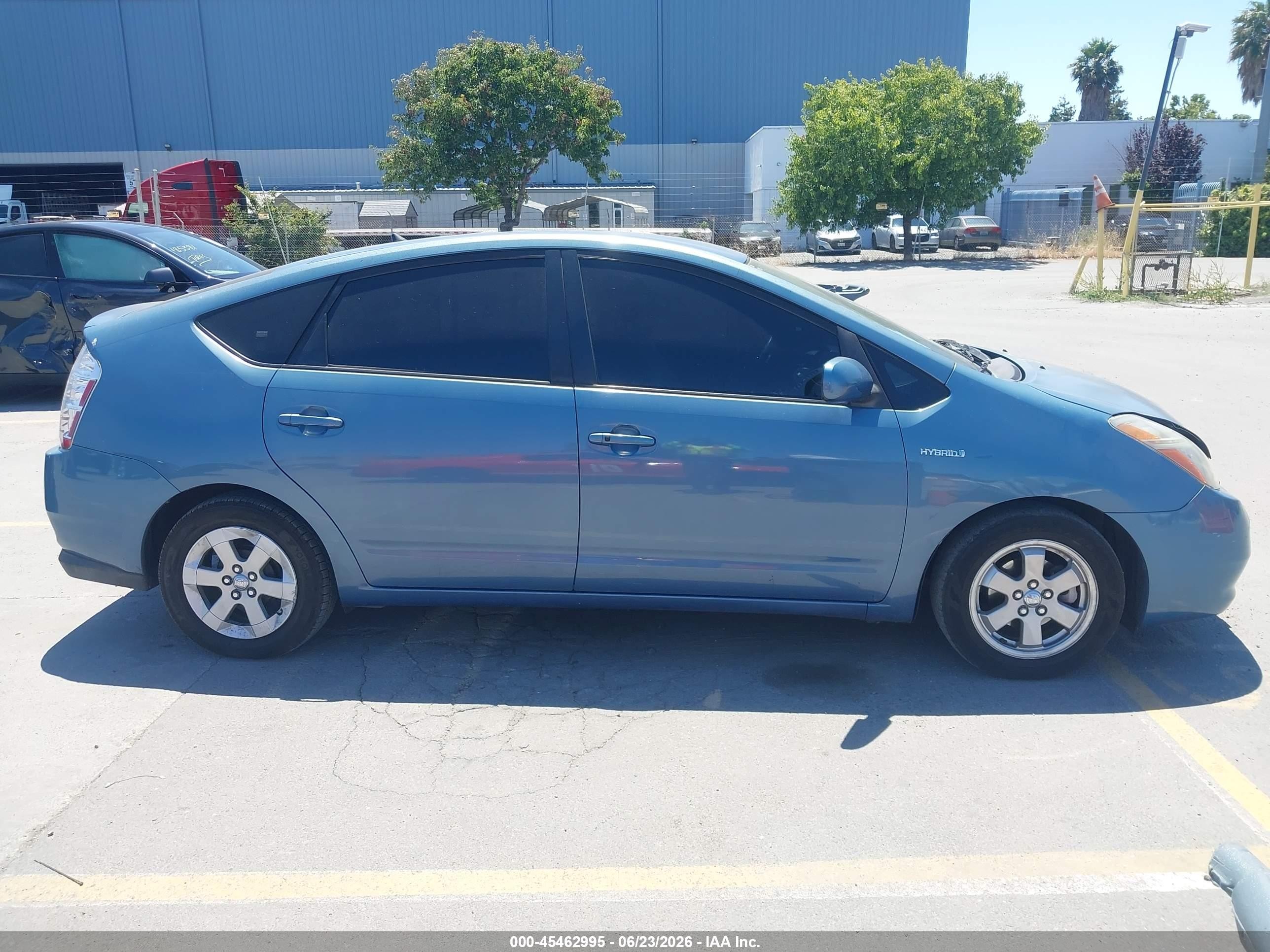2006 Toyota Prius   Blue vin: JTDKB20U767506457