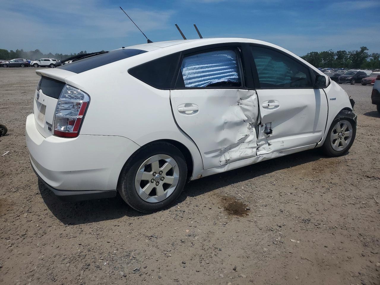 2006 Toyota Prius Base Белый vin: JTDKB20U767507768