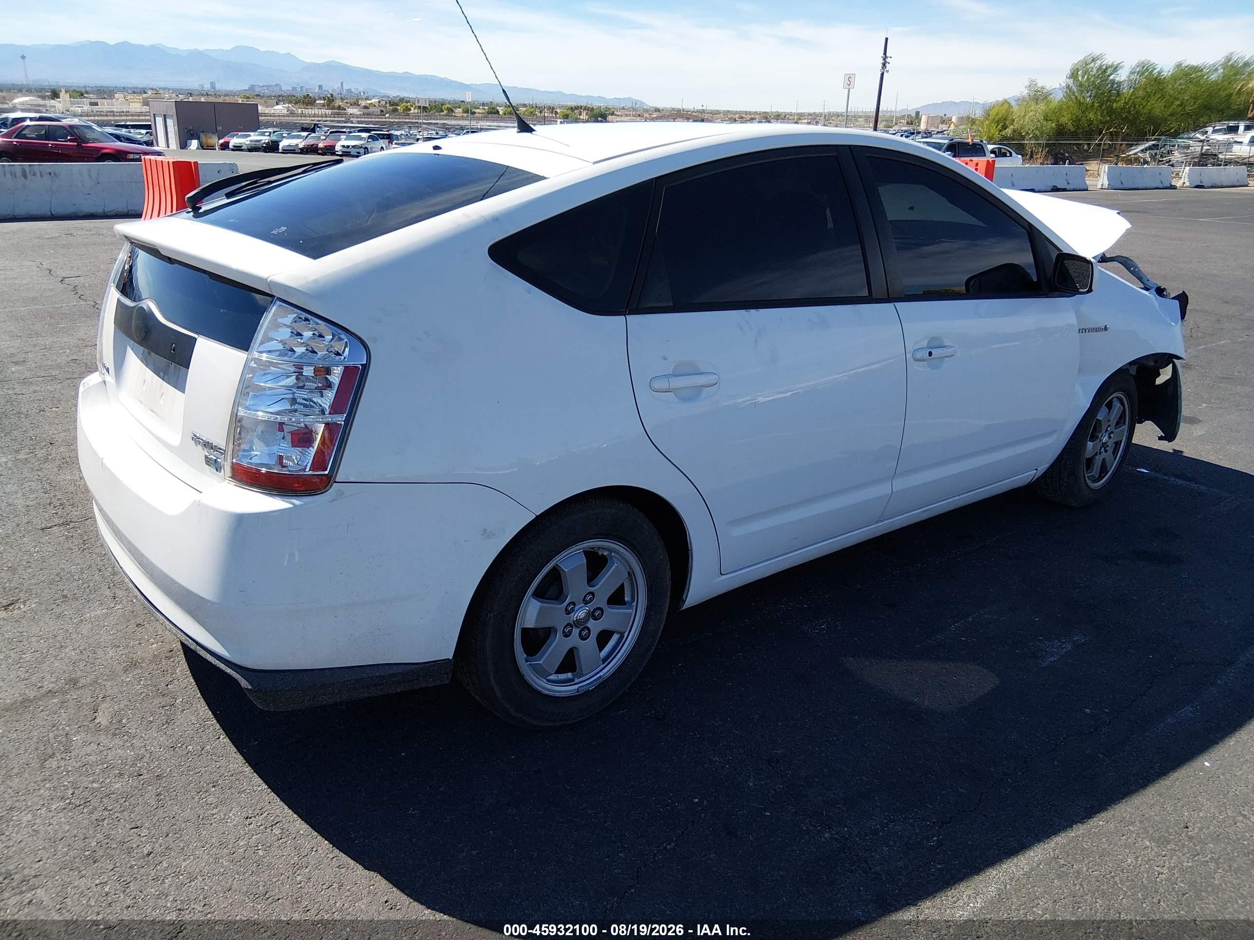 2006 Toyota Prius   White vin: JTDKB20U767526711