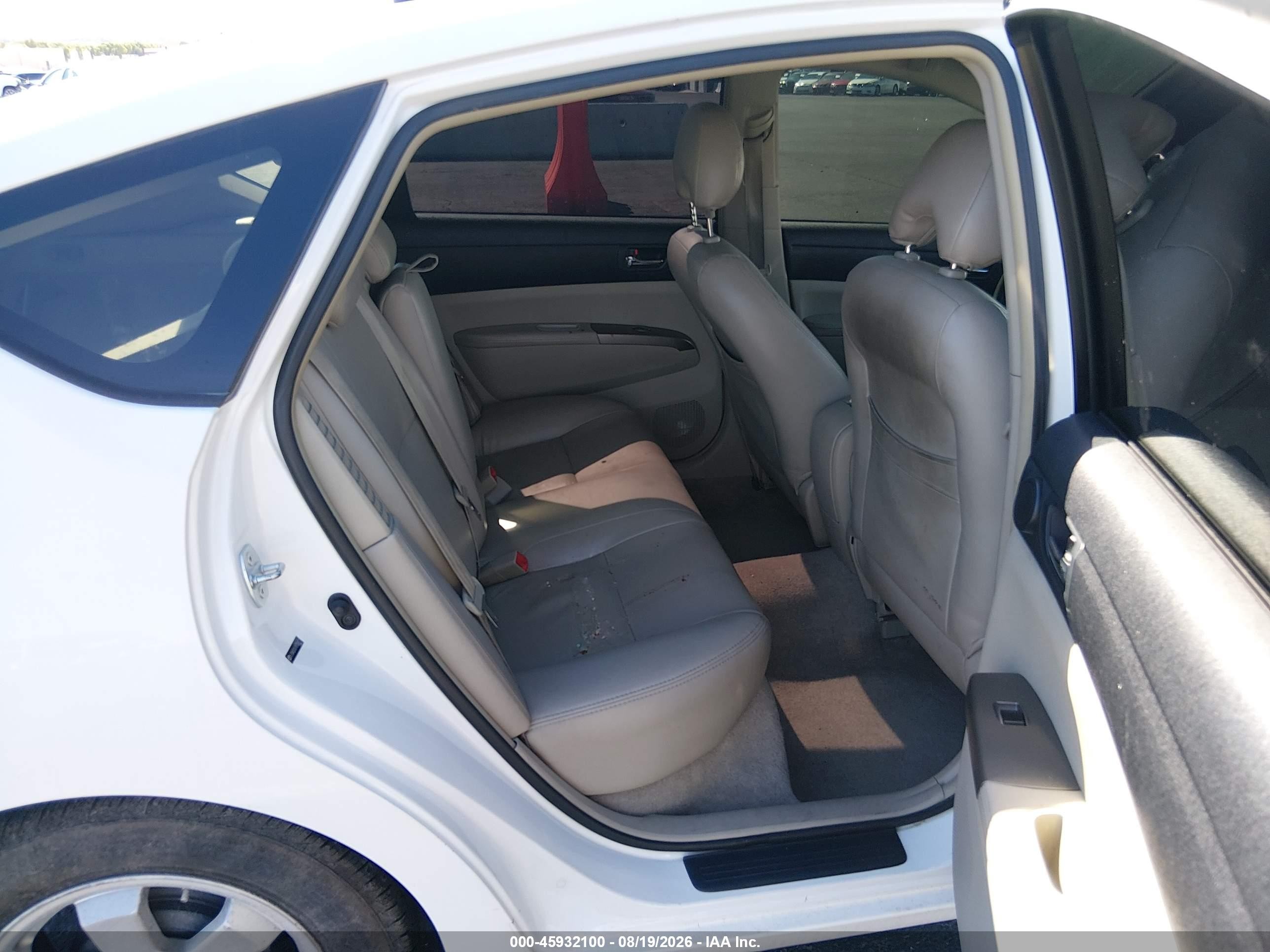 2006 Toyota Prius   White vin: JTDKB20U767526711