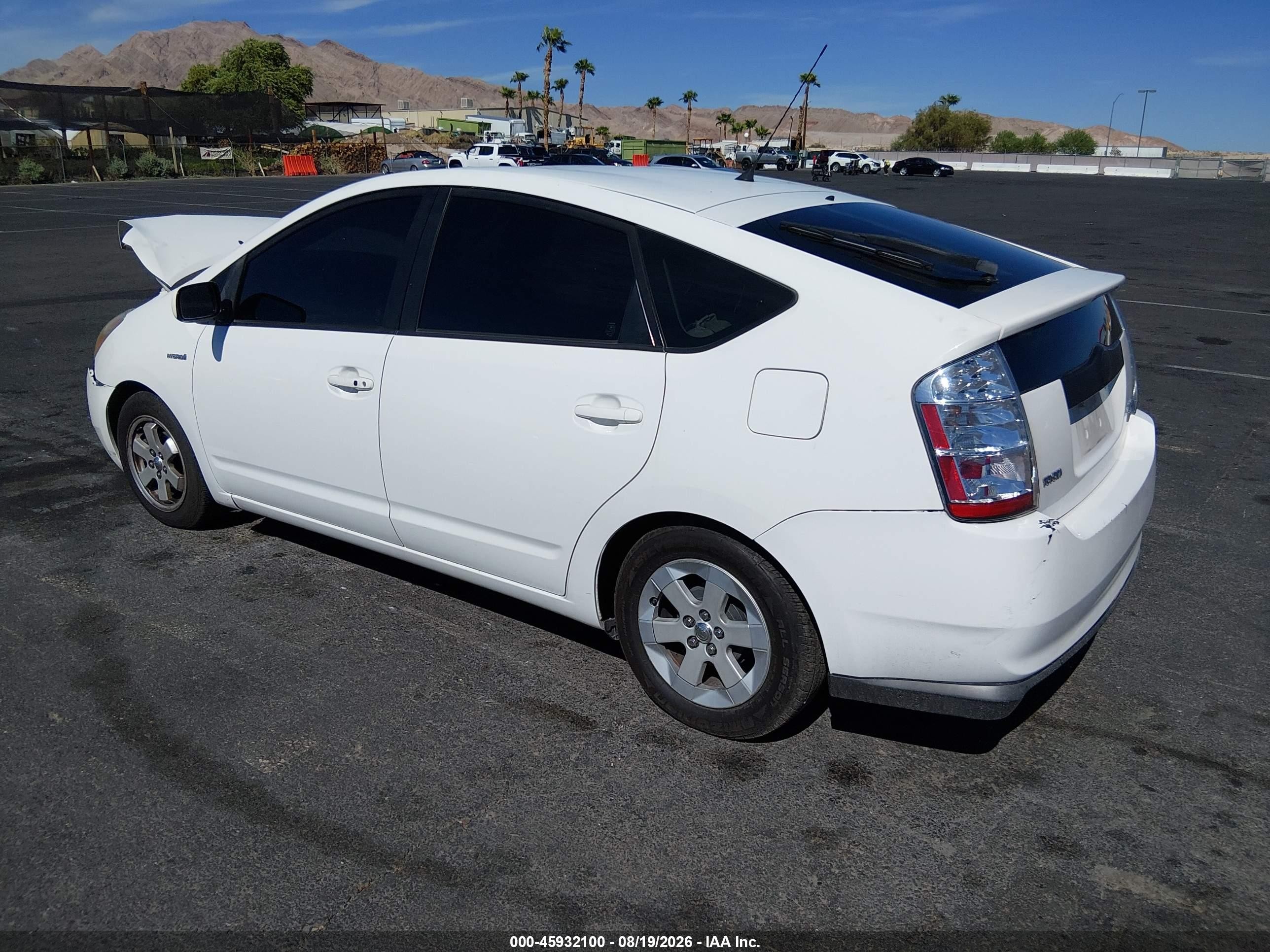 2006 Toyota Prius   White vin: JTDKB20U767526711