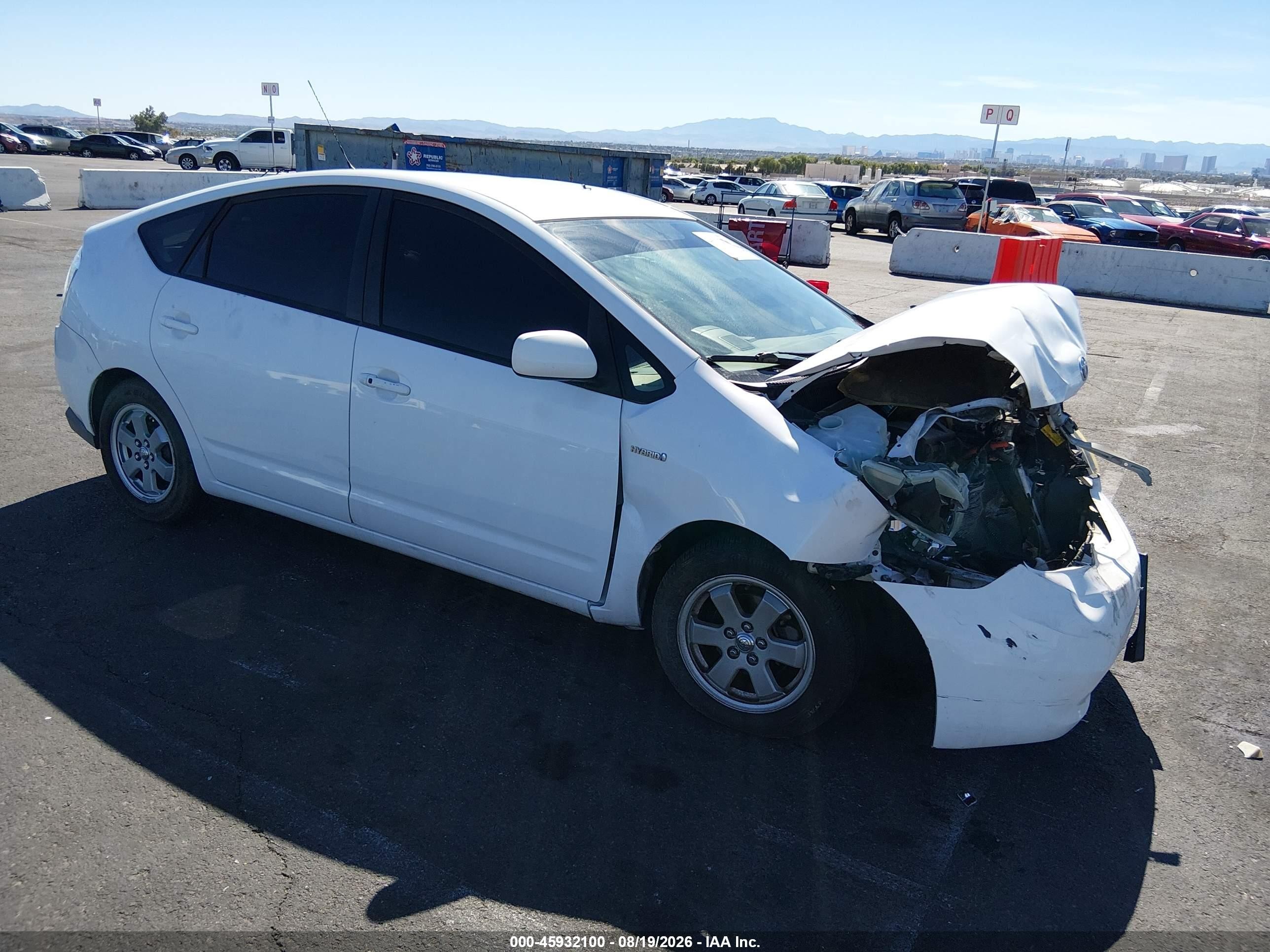 2006 Toyota Prius   White vin: JTDKB20U767526711