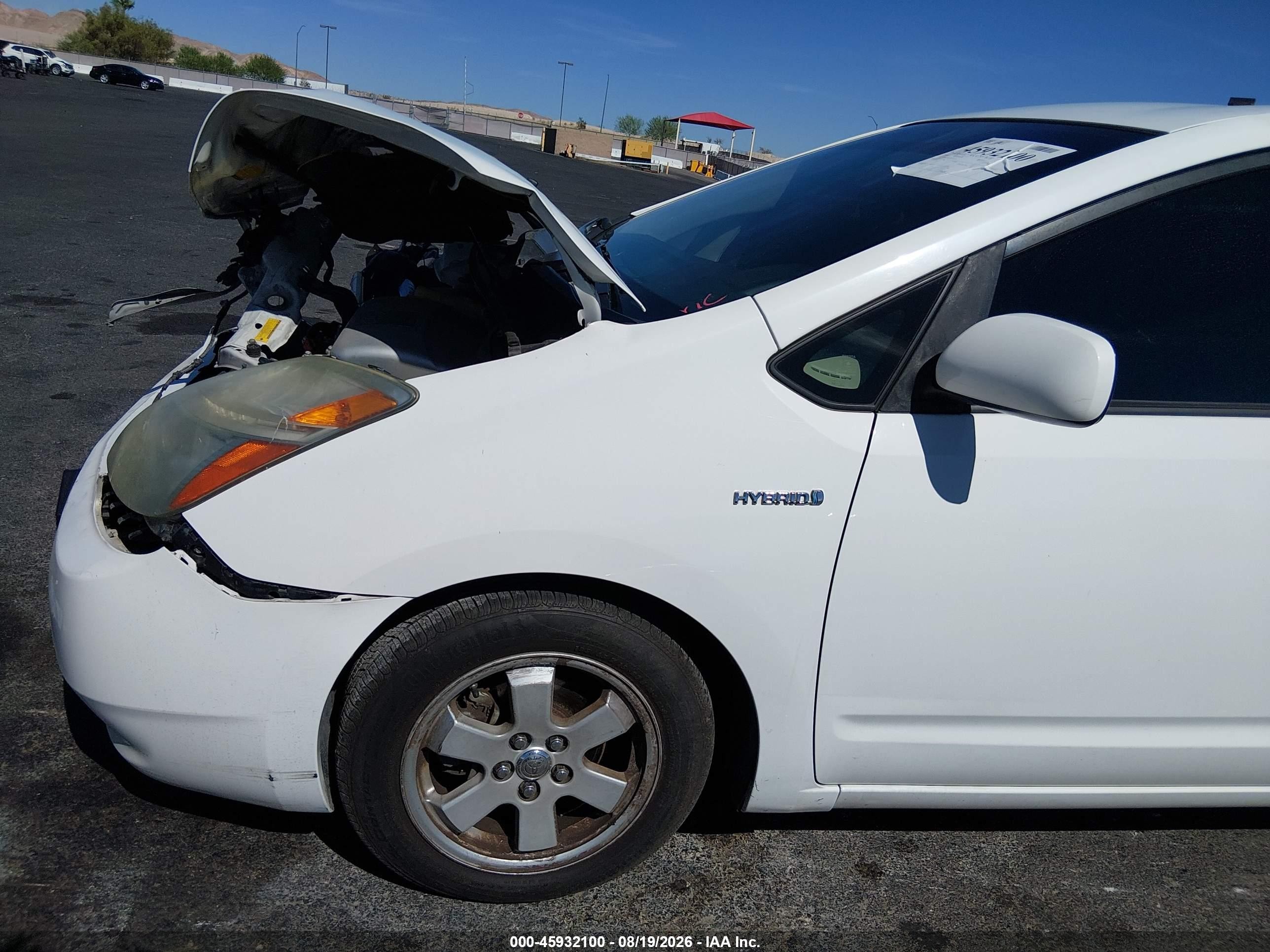 2006 Toyota Prius   White vin: JTDKB20U767526711