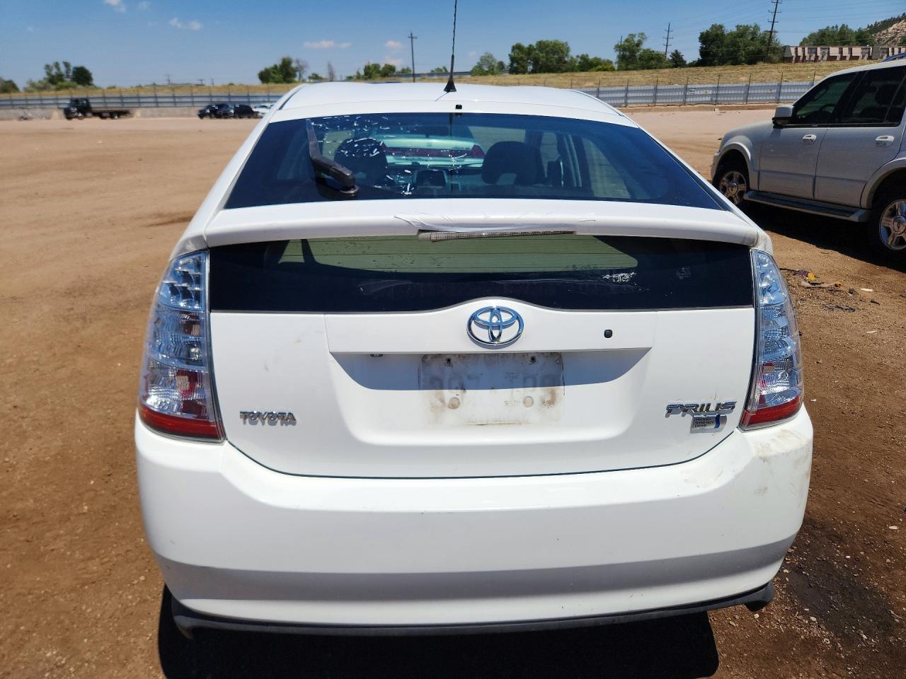 2006 Toyota Prius Base White vin: JTDKB20U767528779