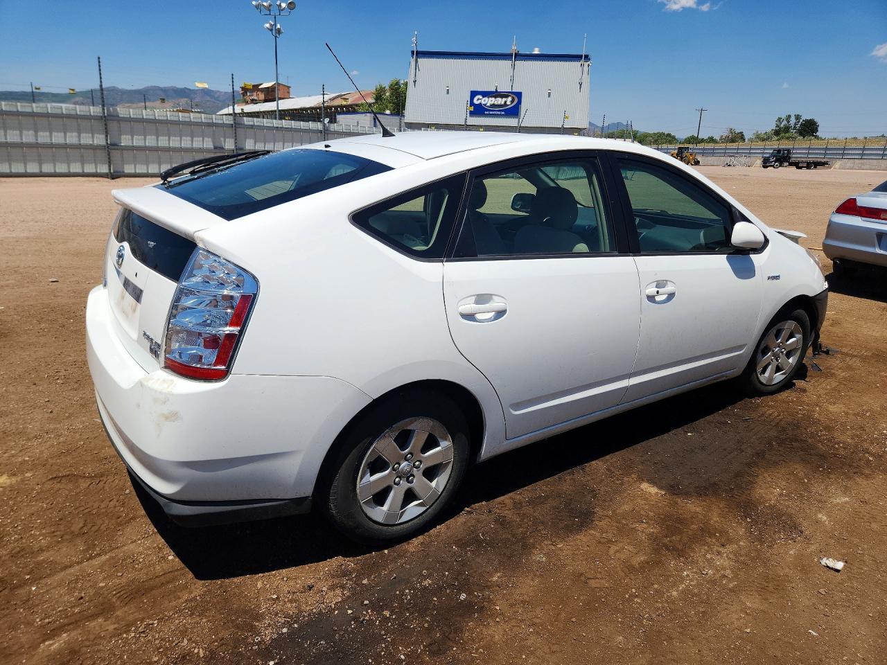 2006 Toyota Prius Base White vin: JTDKB20U767528779