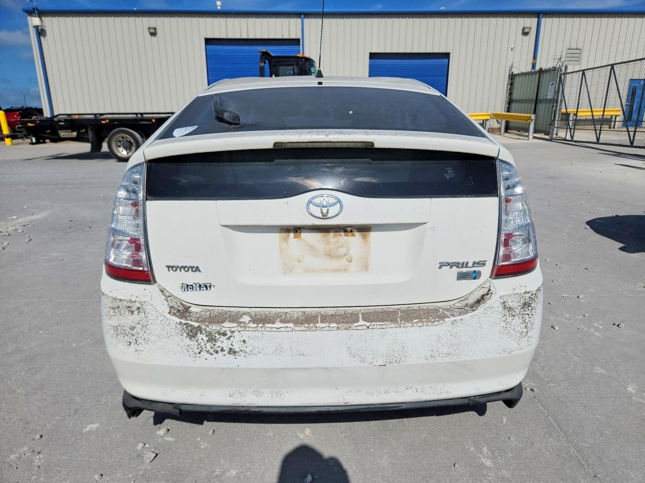 2006 Toyota Prius Base White vin: JTDKB20U767532993