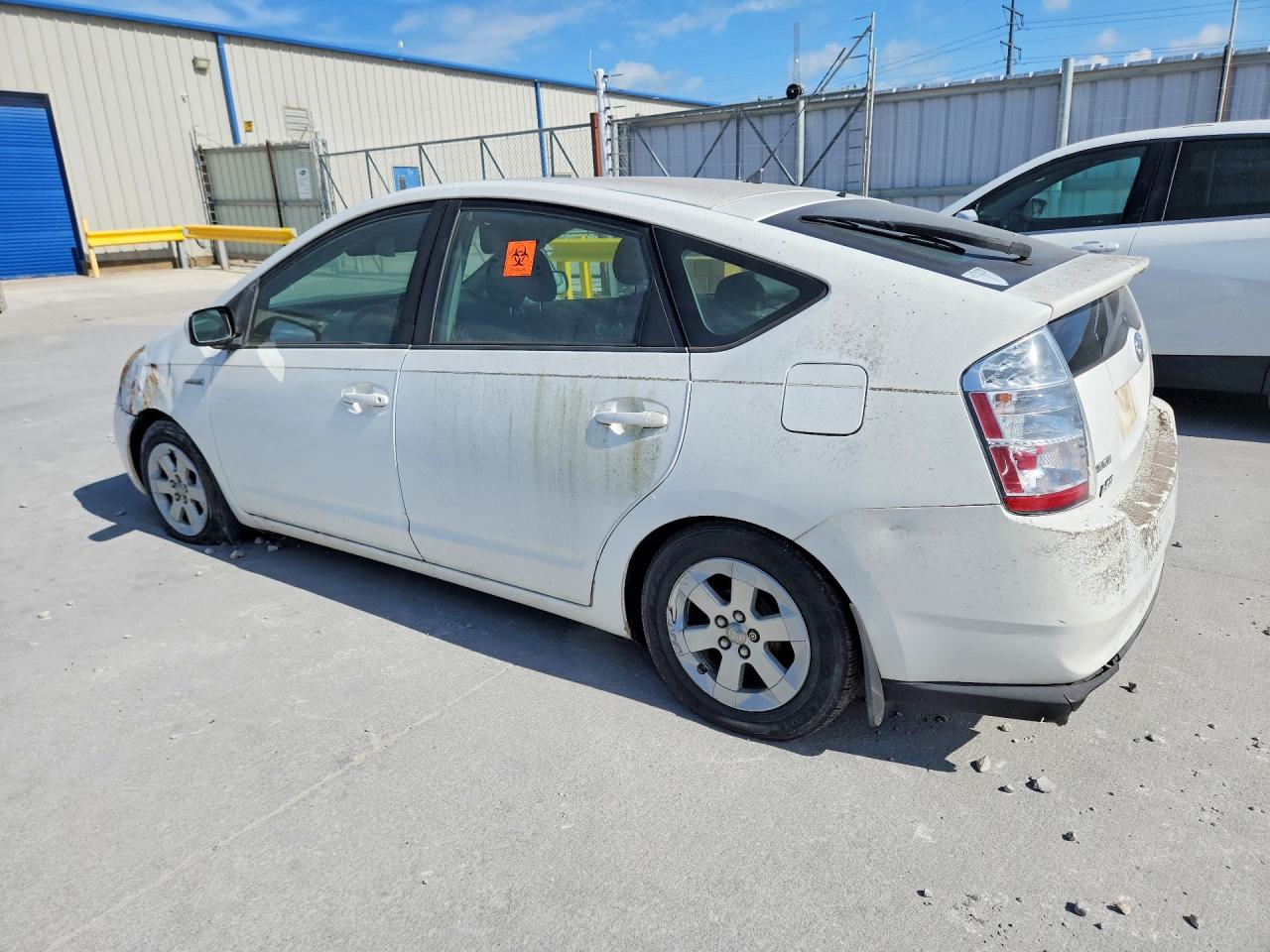 2006 Toyota Prius Base White vin: JTDKB20U767532993