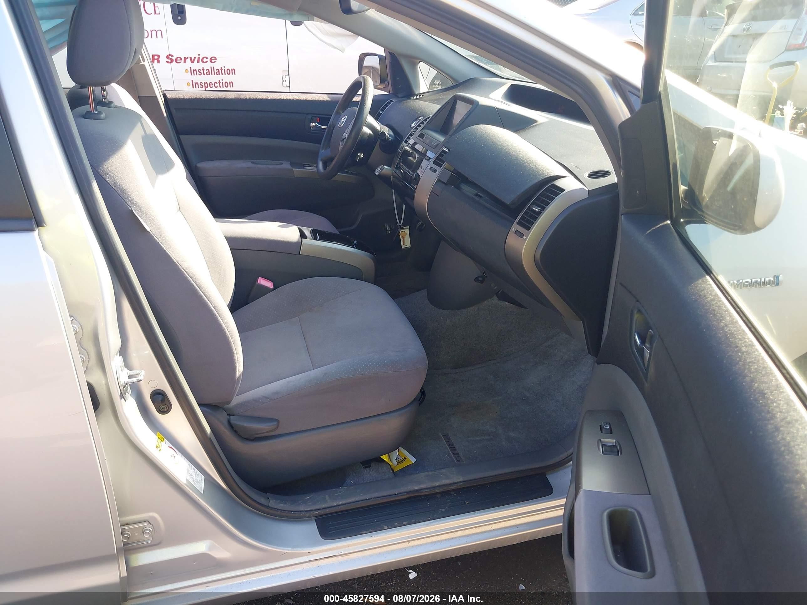 2006 Toyota Prius   Silver vin: JTDKB20U767544173