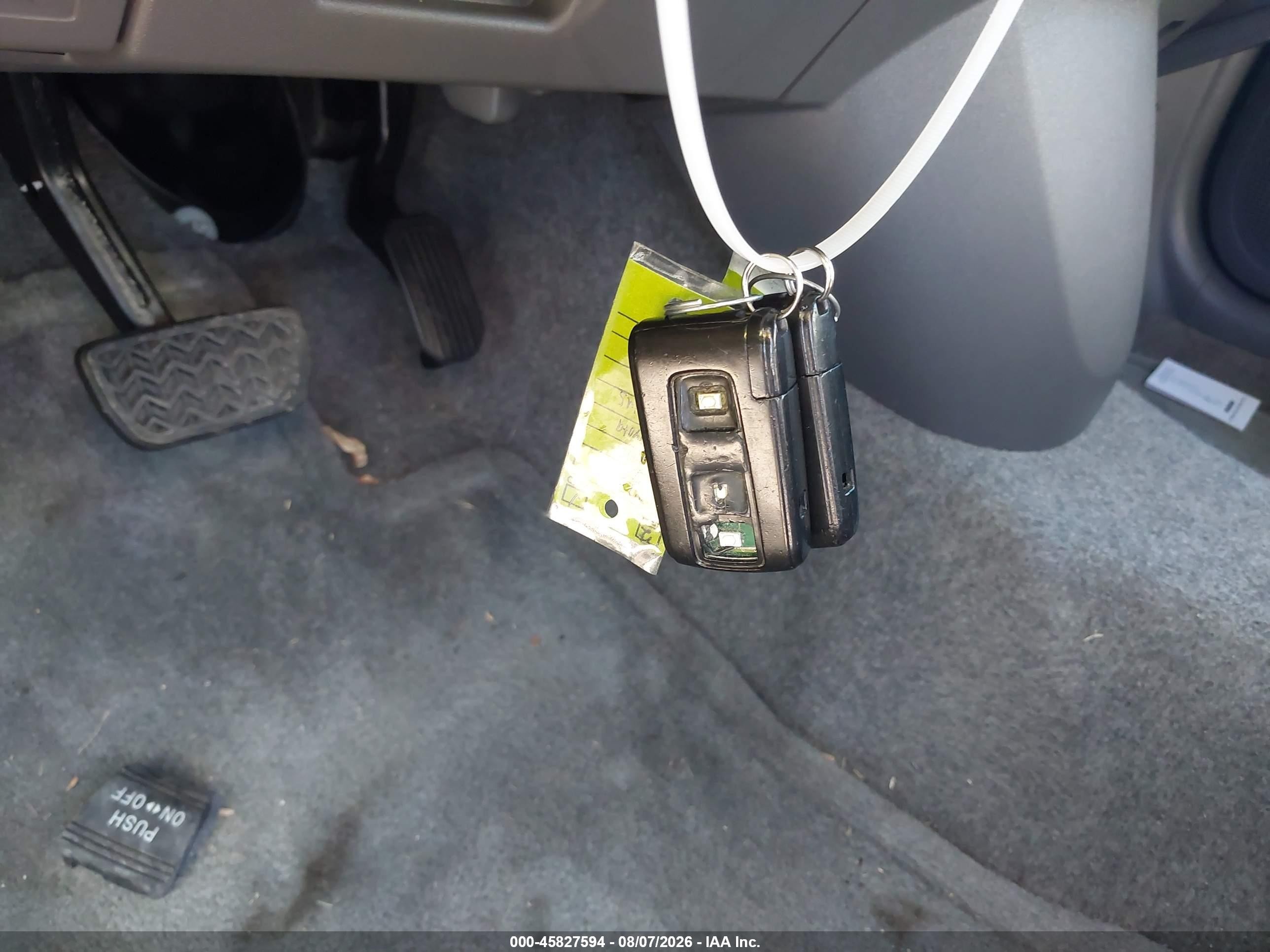 2006 Toyota Prius   Silver vin: JTDKB20U767544173