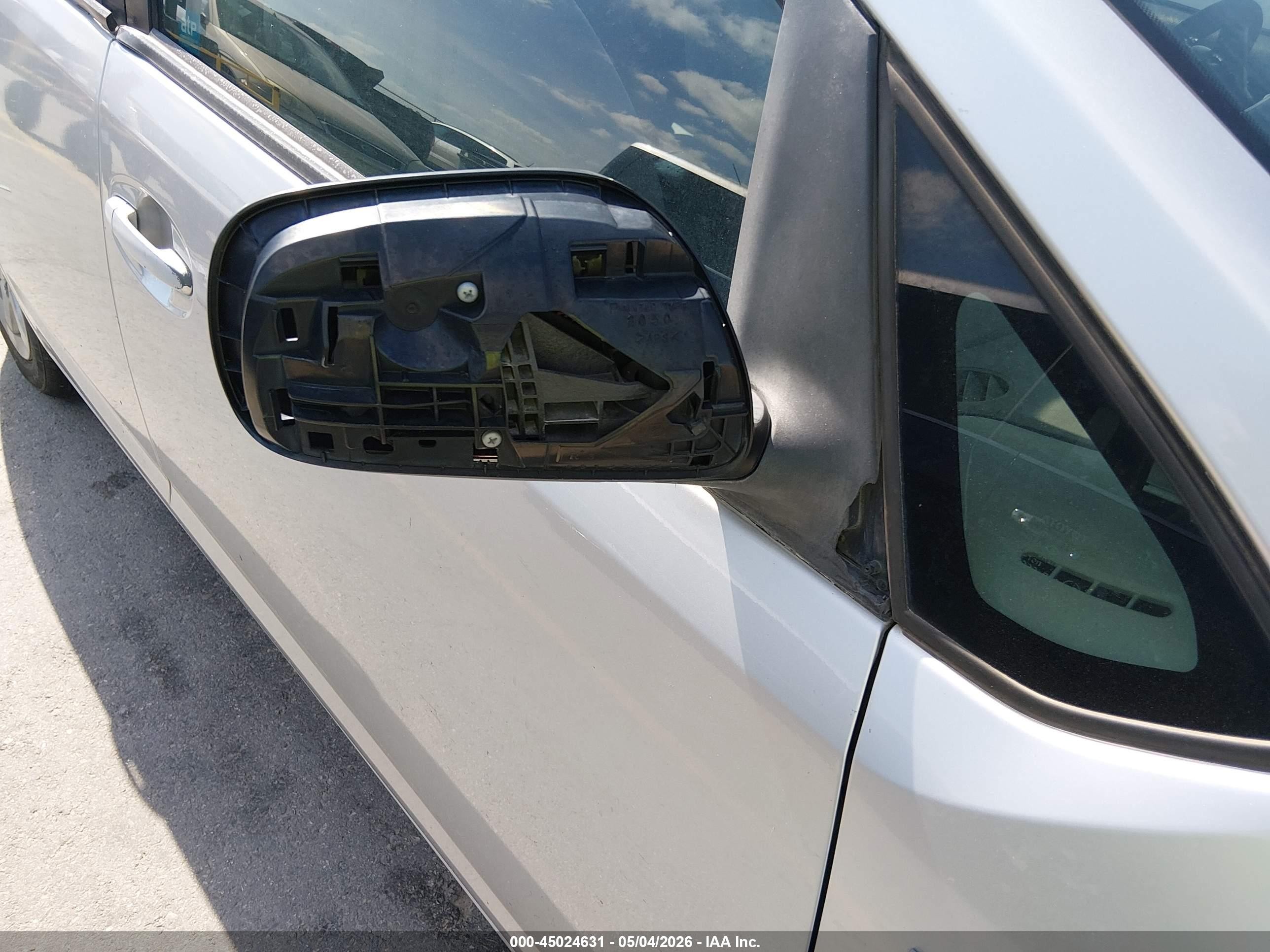 2007 Toyota Prius   Silver vin: JTDKB20U773236736