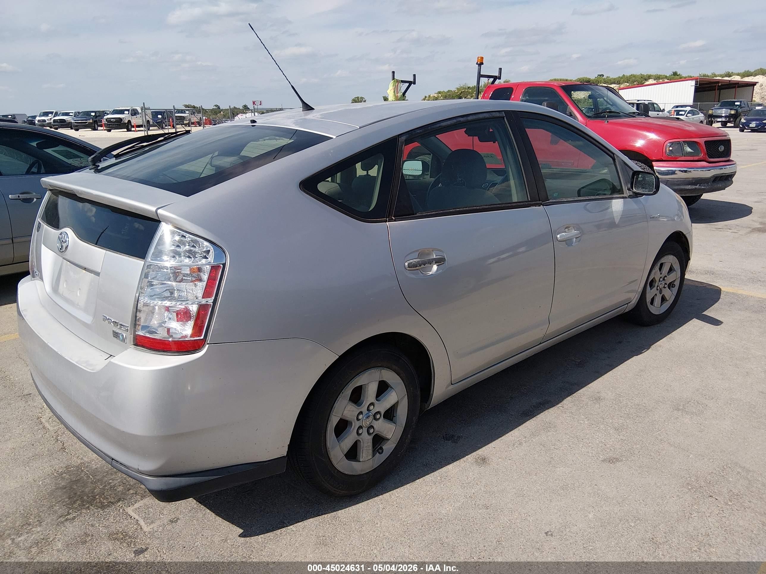 2007 Toyota Prius   Silver vin: JTDKB20U773236736