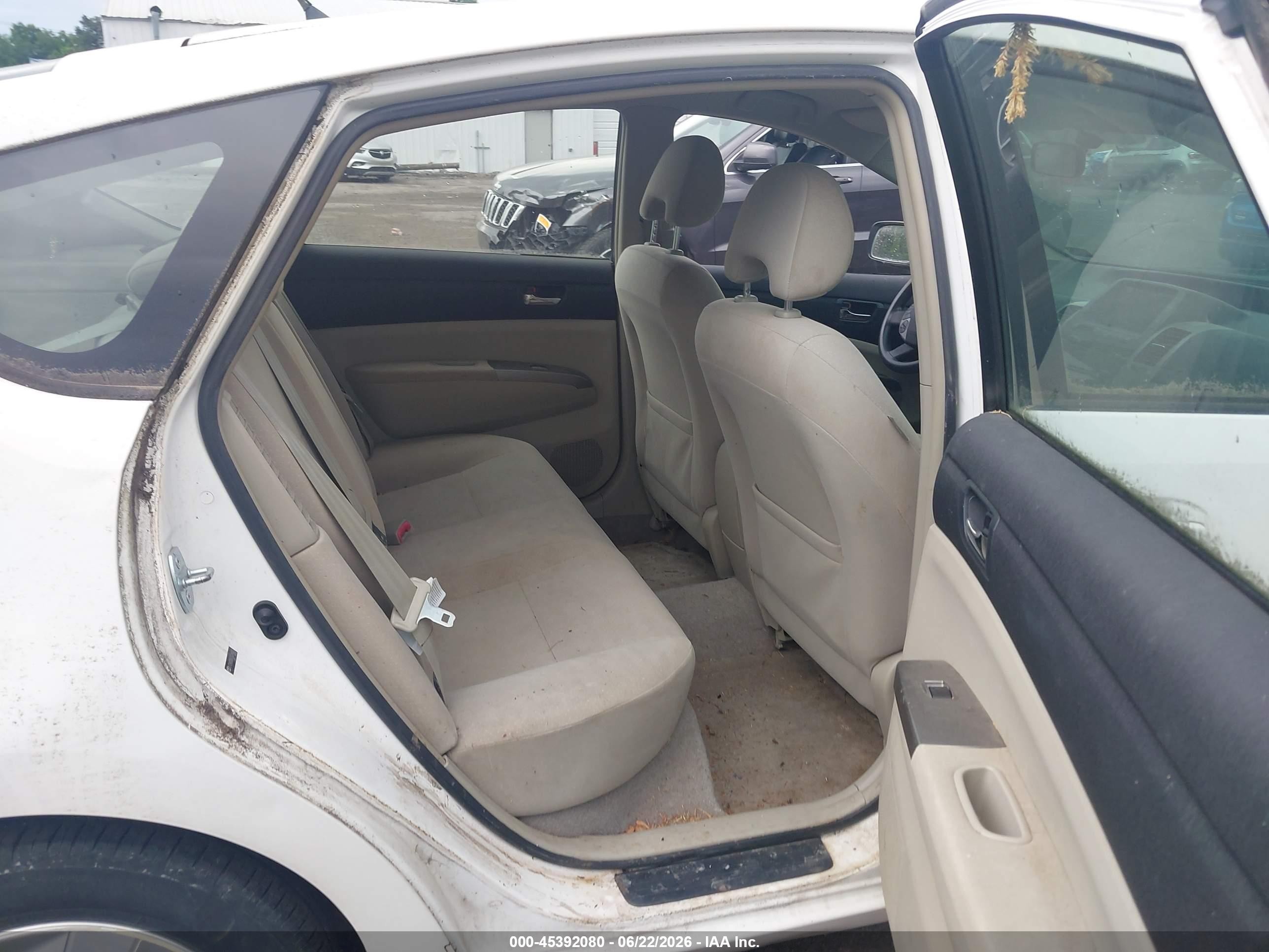 2007 Toyota Prius   Белый vin: JTDKB20U773246201