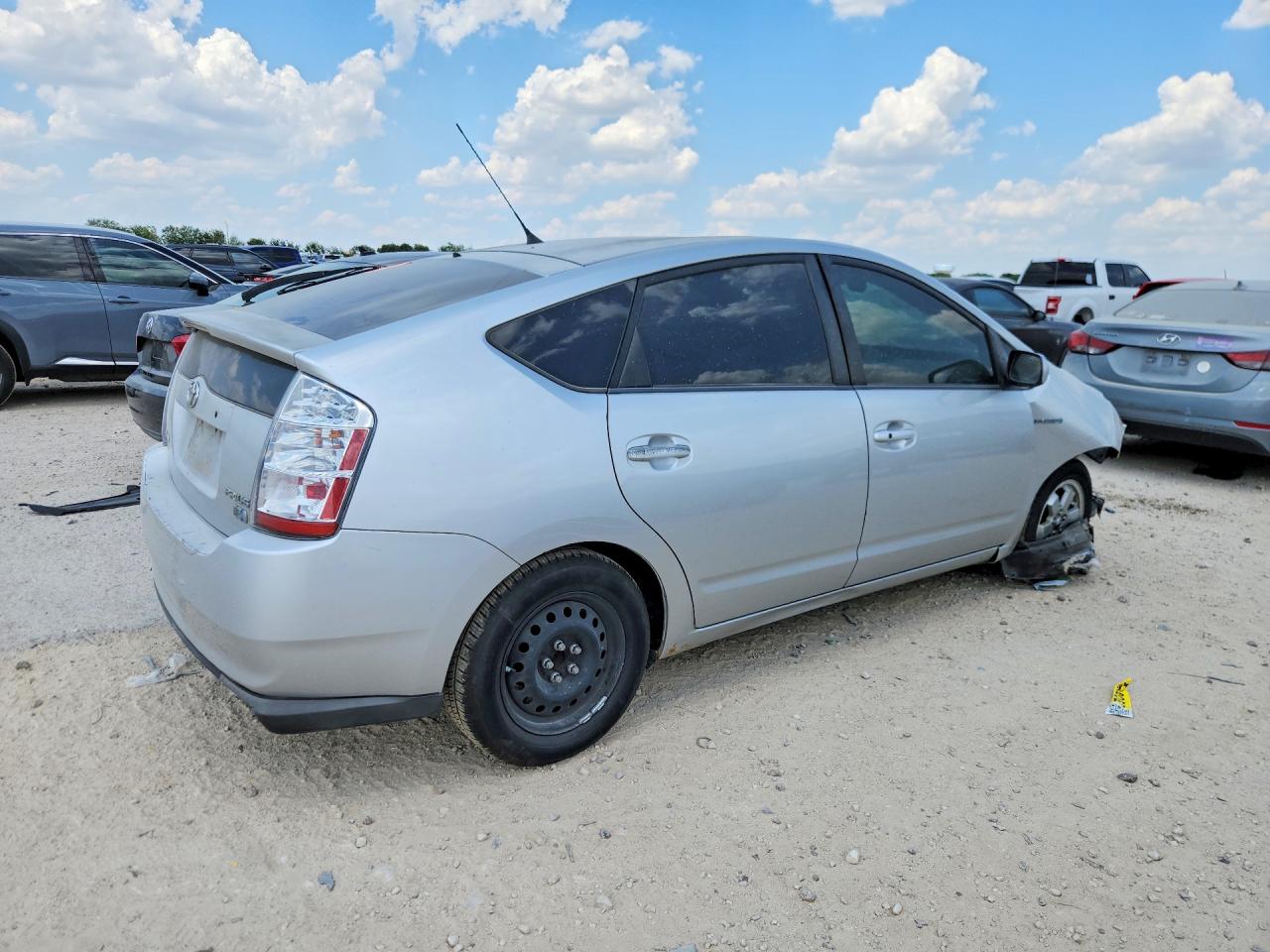 2007 Toyota Prius Base Серебряный vin: JTDKB20U773277786