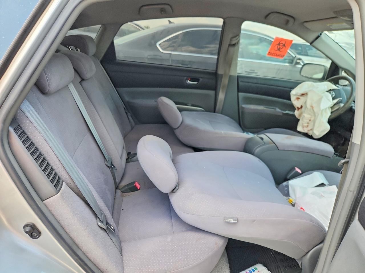 2007 Toyota Prius Base Серебряный vin: JTDKB20U773277786