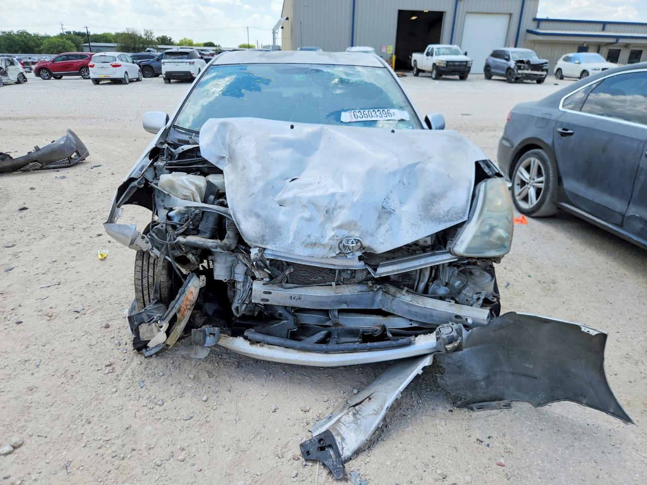 2007 Toyota Prius Base Серебряный vin: JTDKB20U773277786