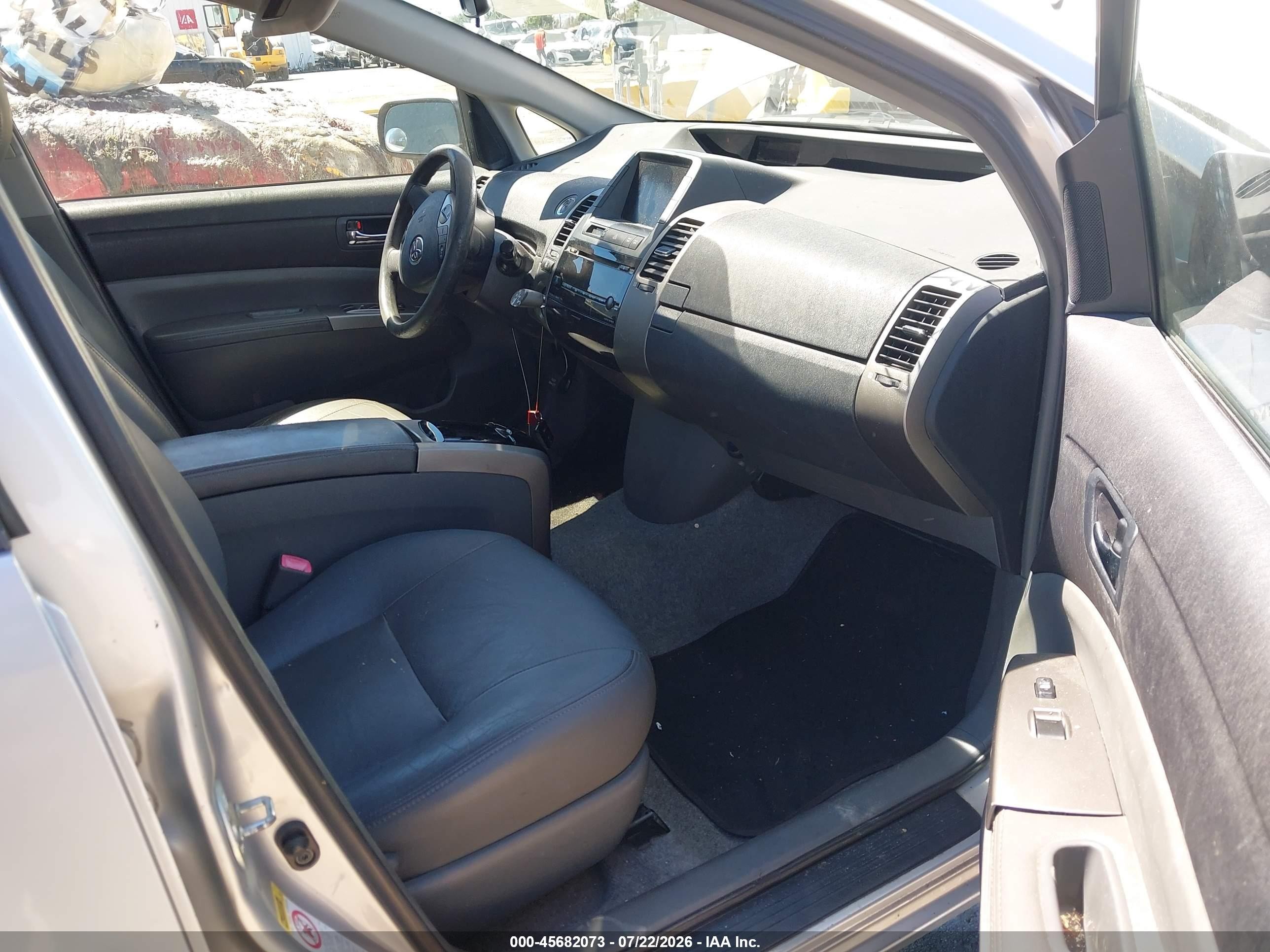 2007 Toyota Prius   Silver vin: JTDKB20U773281630