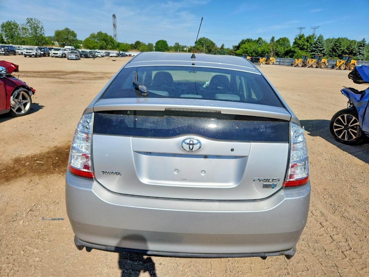 2007 Toyota Prius Base Silver vin: JTDKB20U777084563