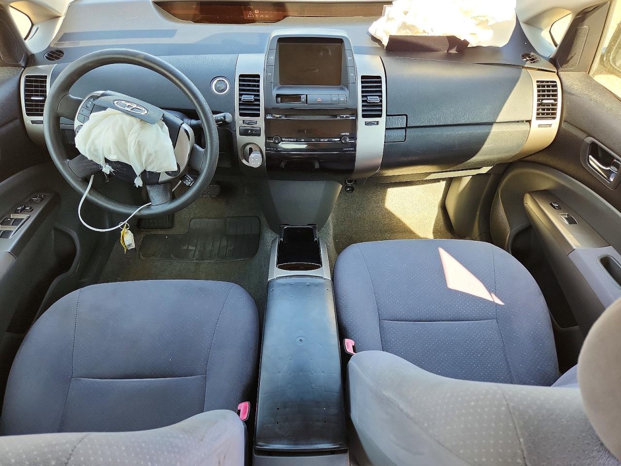 2007 Toyota Prius Base Silver vin: JTDKB20U777084563