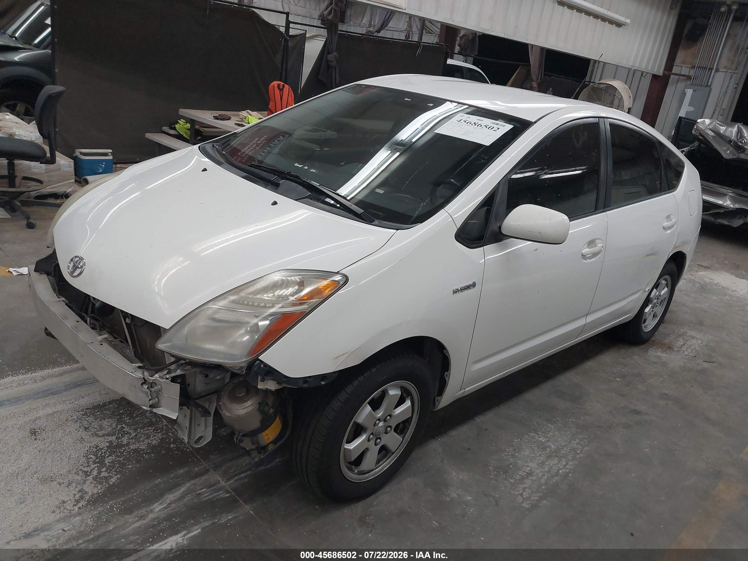 2007 Toyota Prius   White vin: JTDKB20U777090086