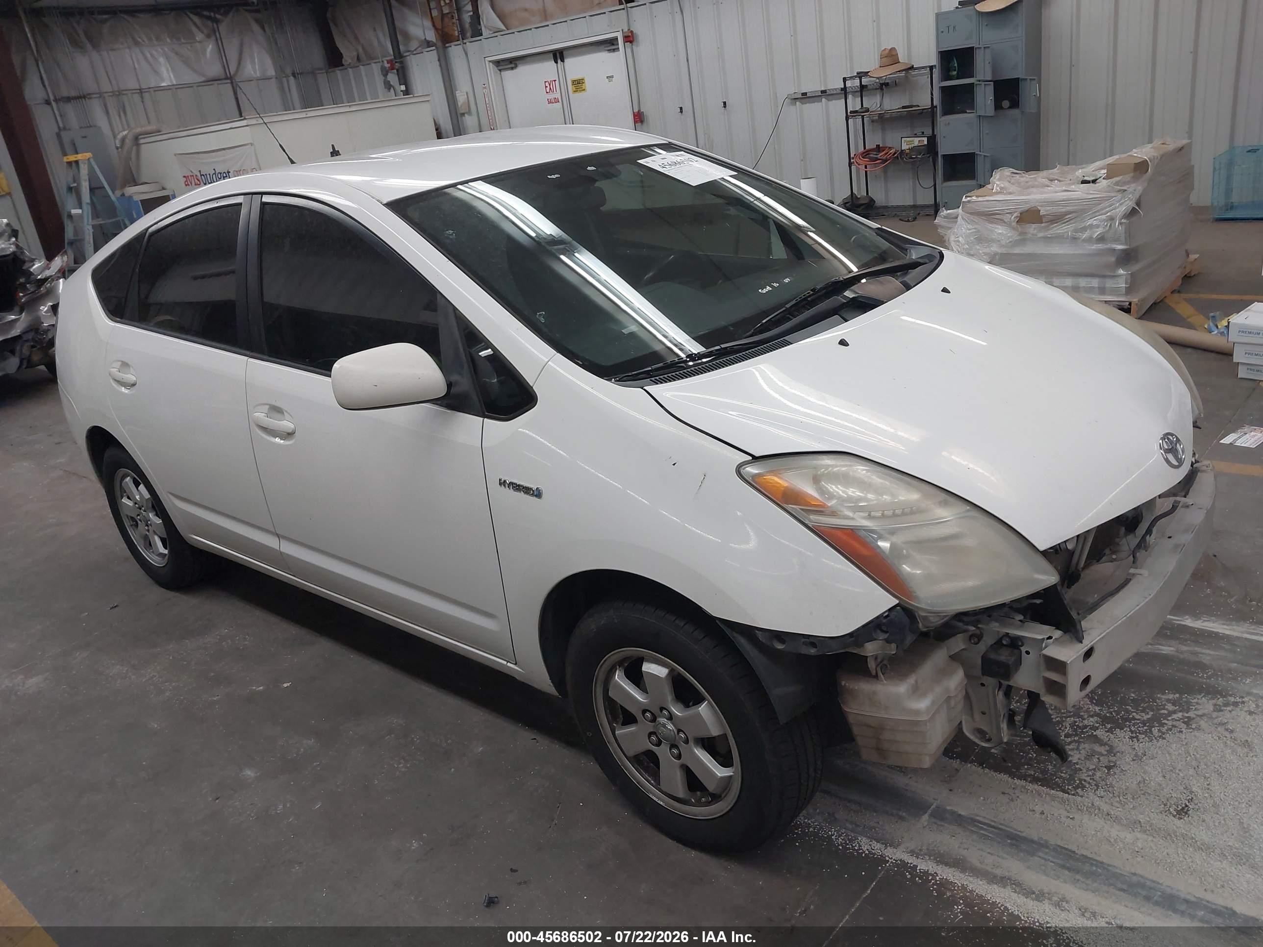 2007 Toyota Prius   White vin: JTDKB20U777090086