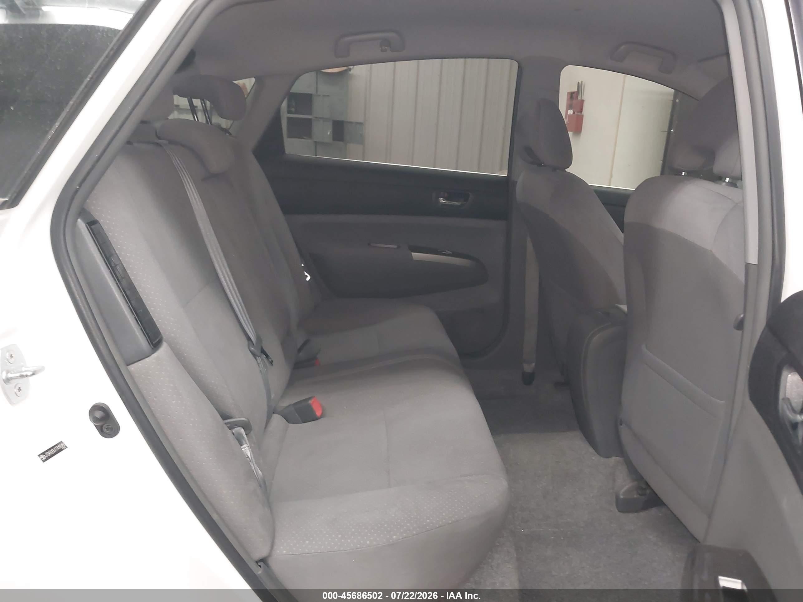 2007 Toyota Prius   White vin: JTDKB20U777090086