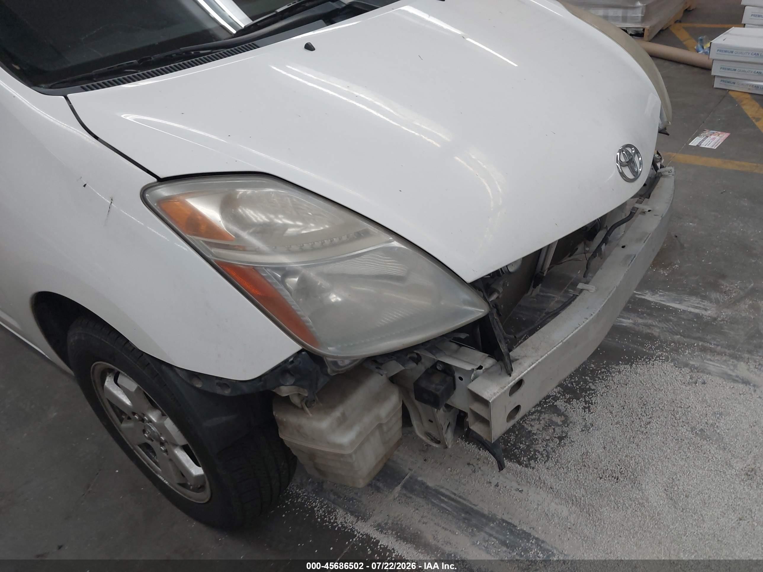 2007 Toyota Prius   White vin: JTDKB20U777090086
