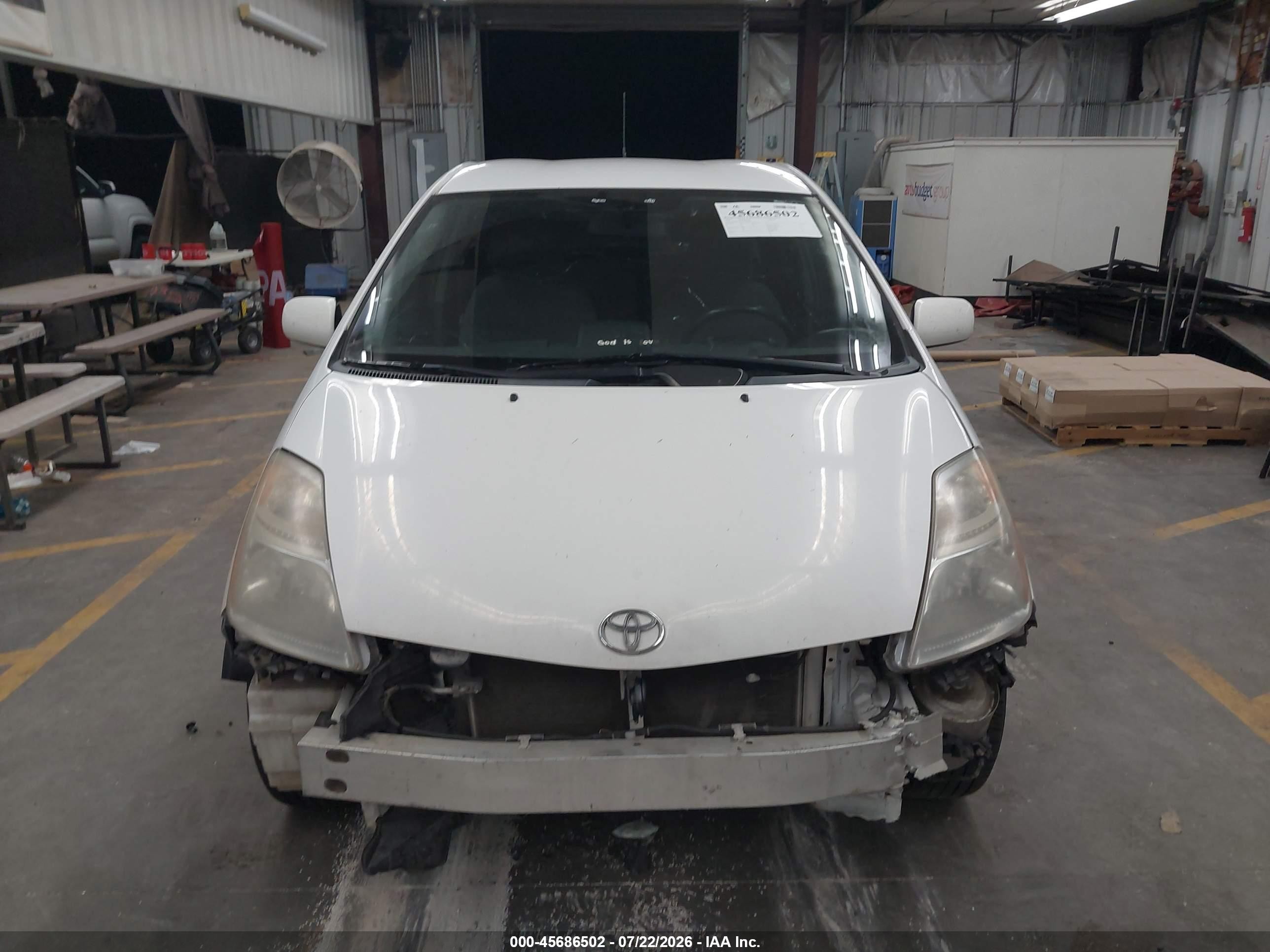 2007 Toyota Prius   White vin: JTDKB20U777090086
