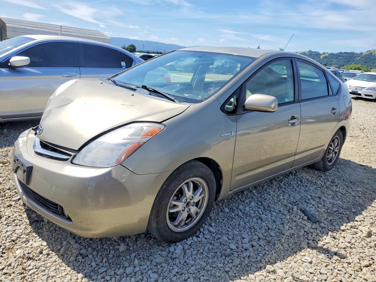 2007 Toyota Prius Base Tan vin: JTDKB20U777576588