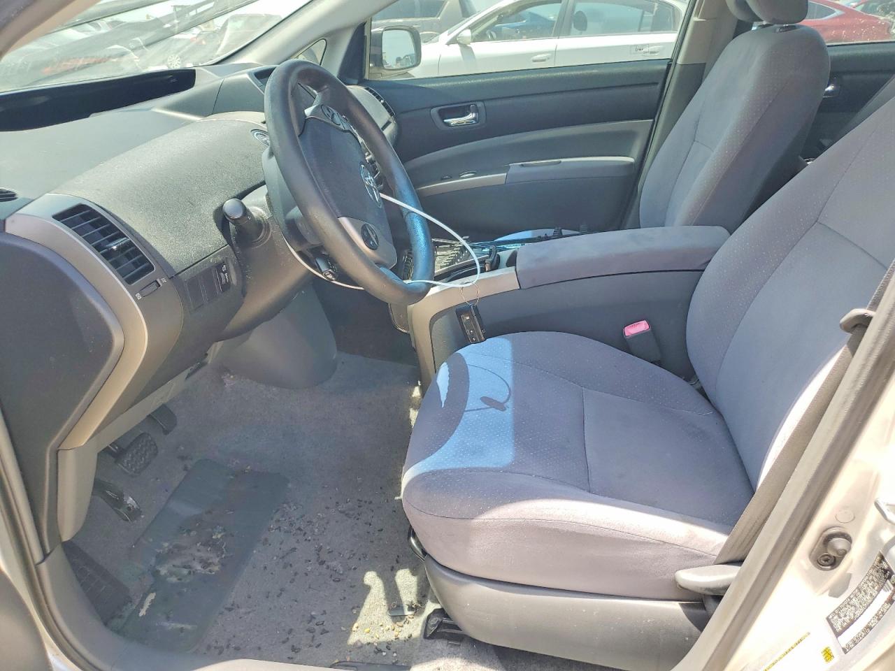 2007 Toyota Prius Base Серебряный vin: JTDKB20U777601358