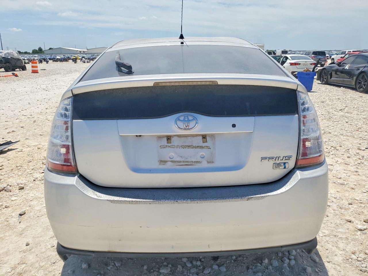 2007 Toyota Prius Base Серебряный vin: JTDKB20U777601358