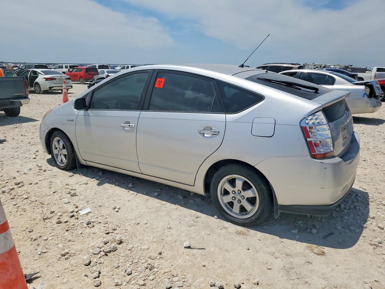 2007 Toyota Prius Base Серебряный vin: JTDKB20U777601358