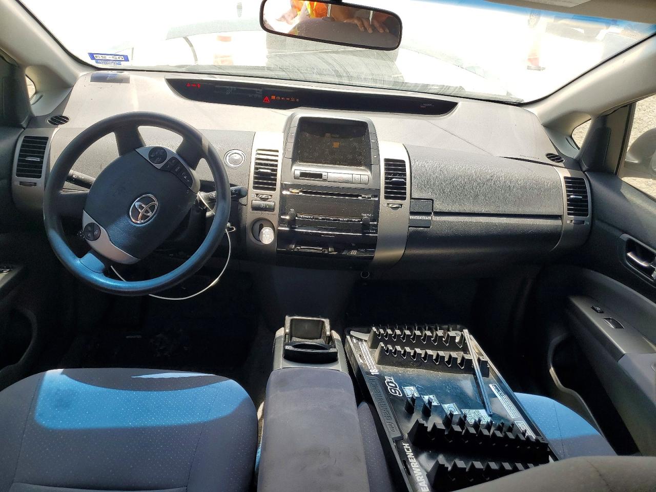 2007 Toyota Prius Base Серебряный vin: JTDKB20U777601358