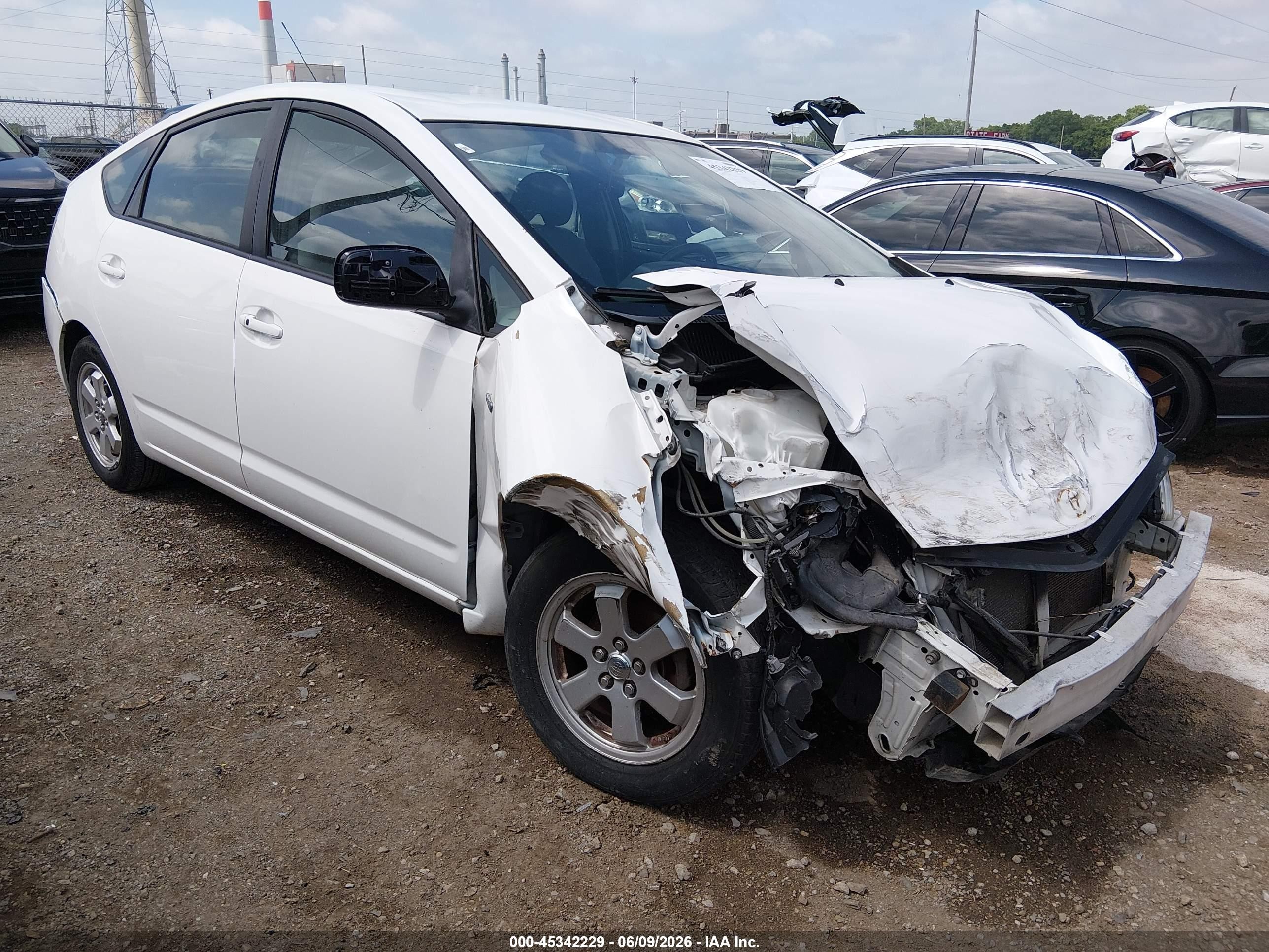 2007 Toyota Prius   White vin: JTDKB20U777616992
