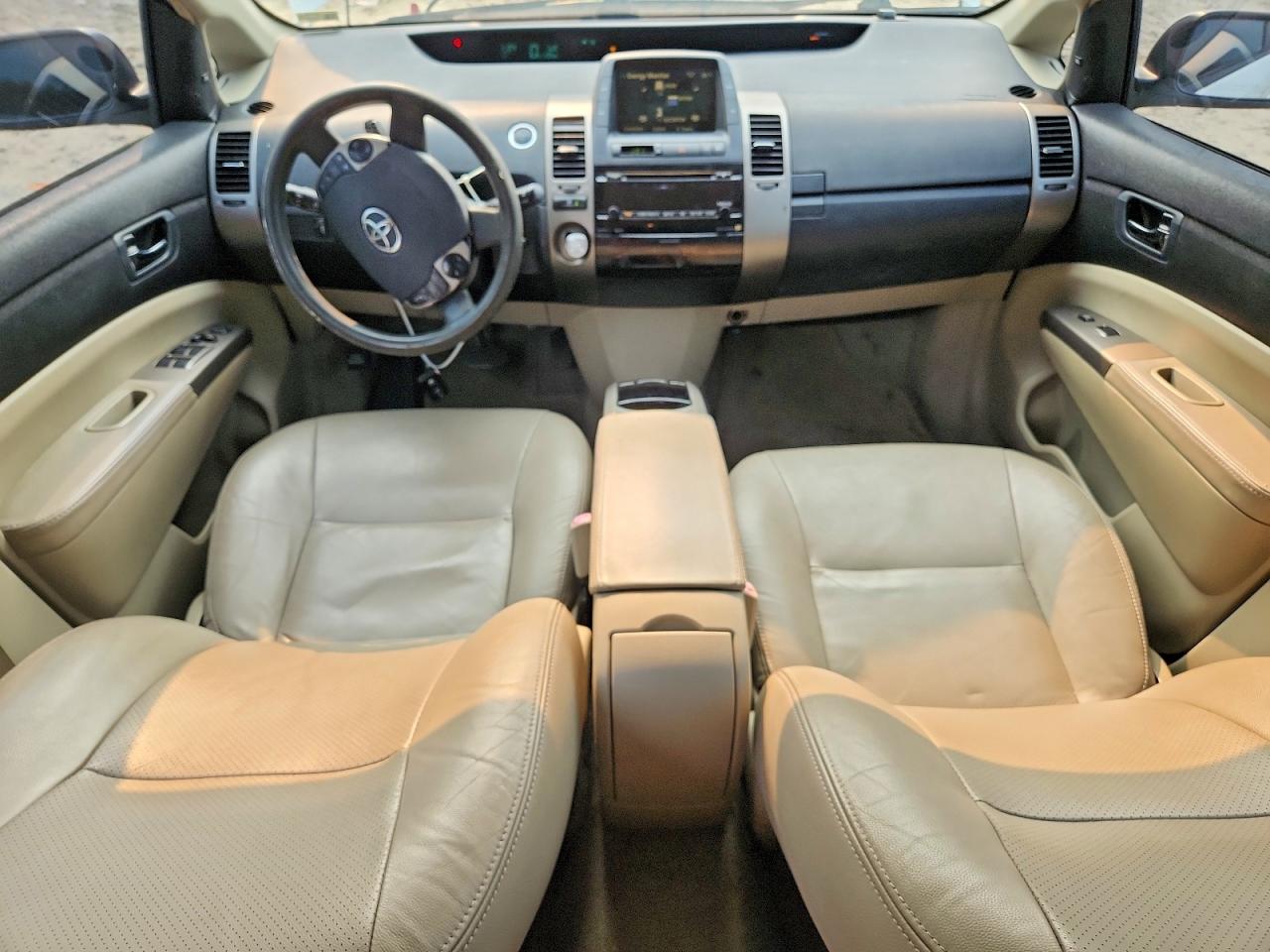 2007 Toyota Prius Base White vin: JTDKB20U777622078