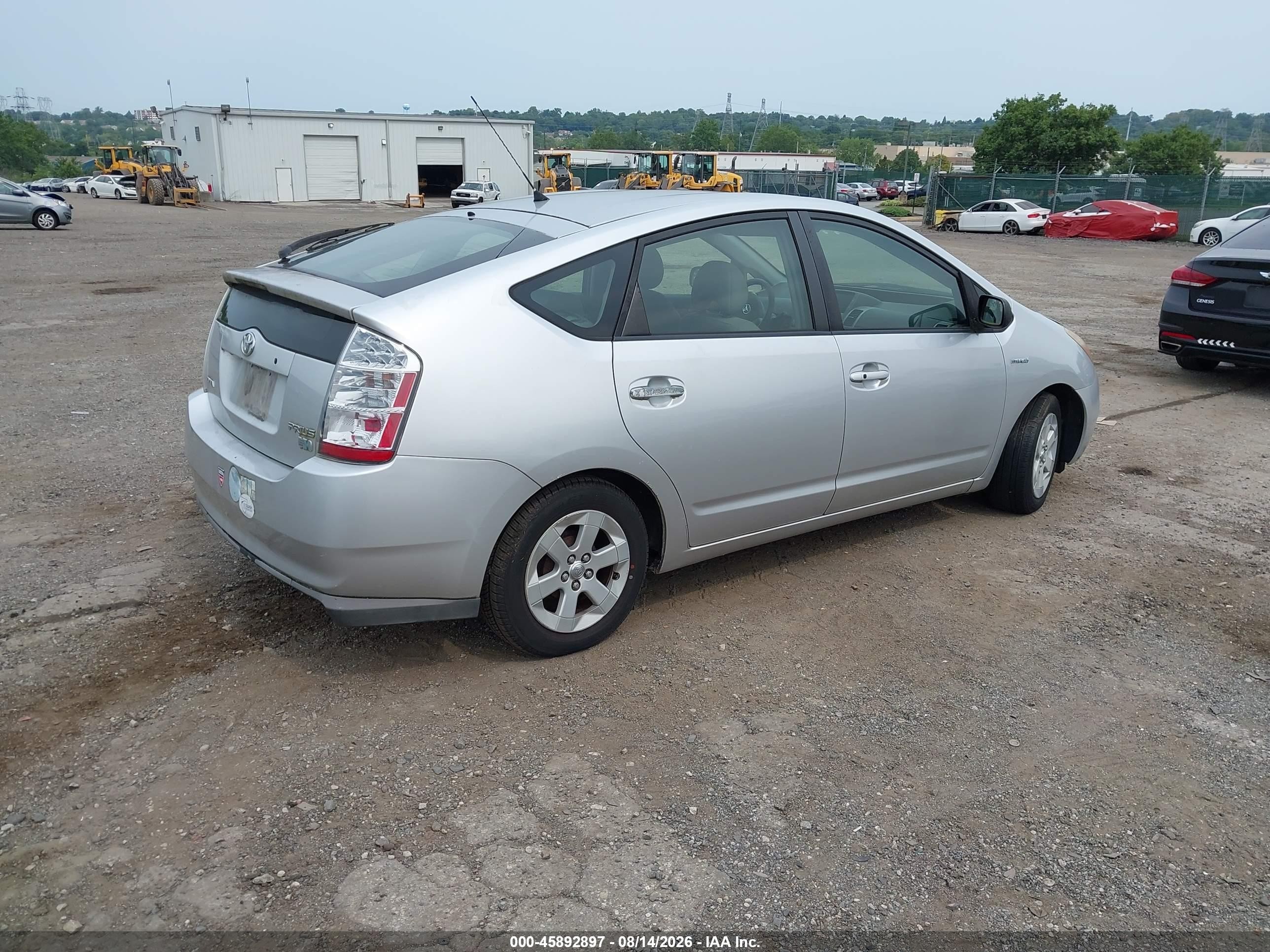 2007 Toyota Prius   Silver vin: JTDKB20U777649796